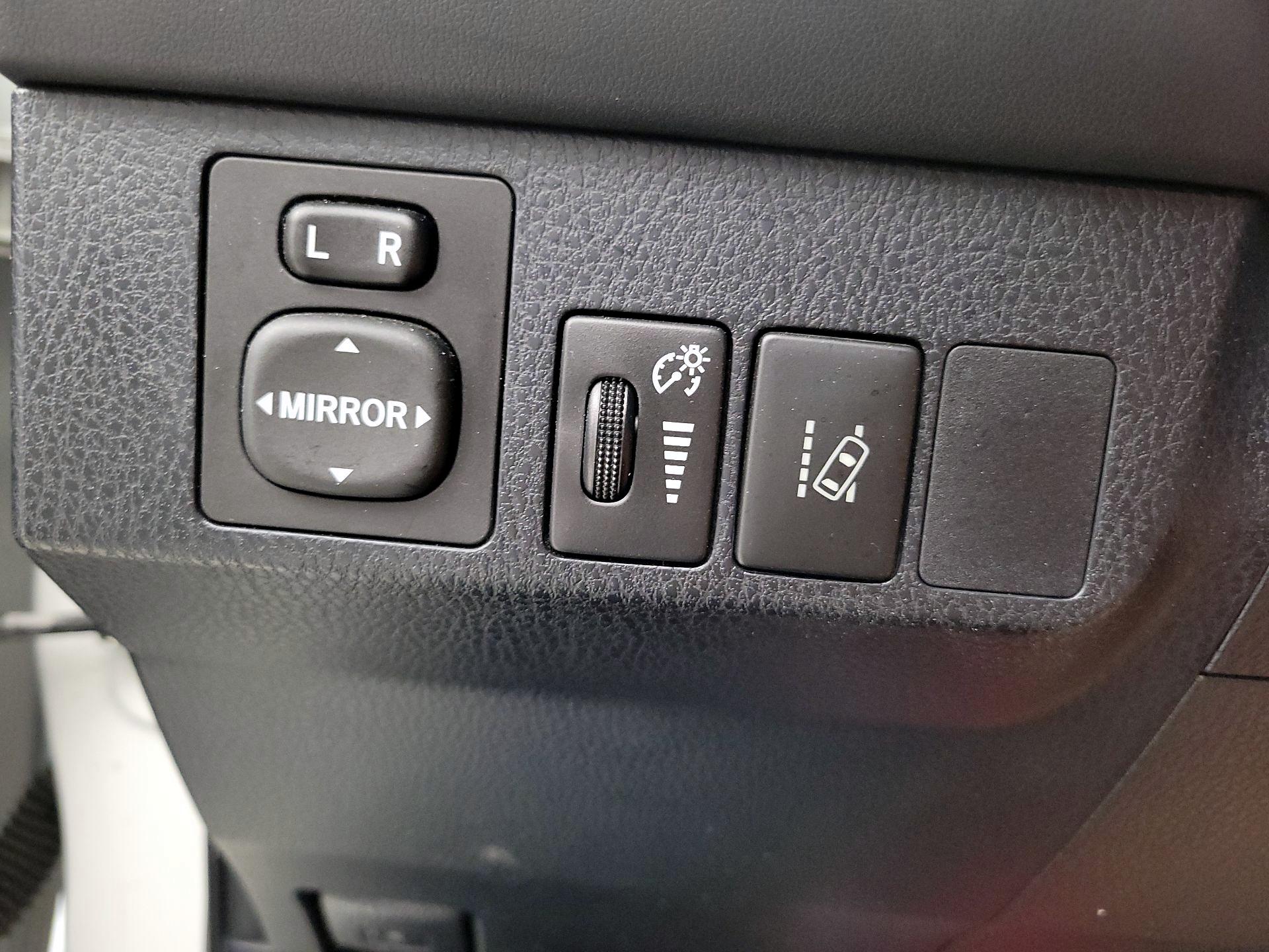 Thumbnail: 2017 Toyota RAV4 - 13