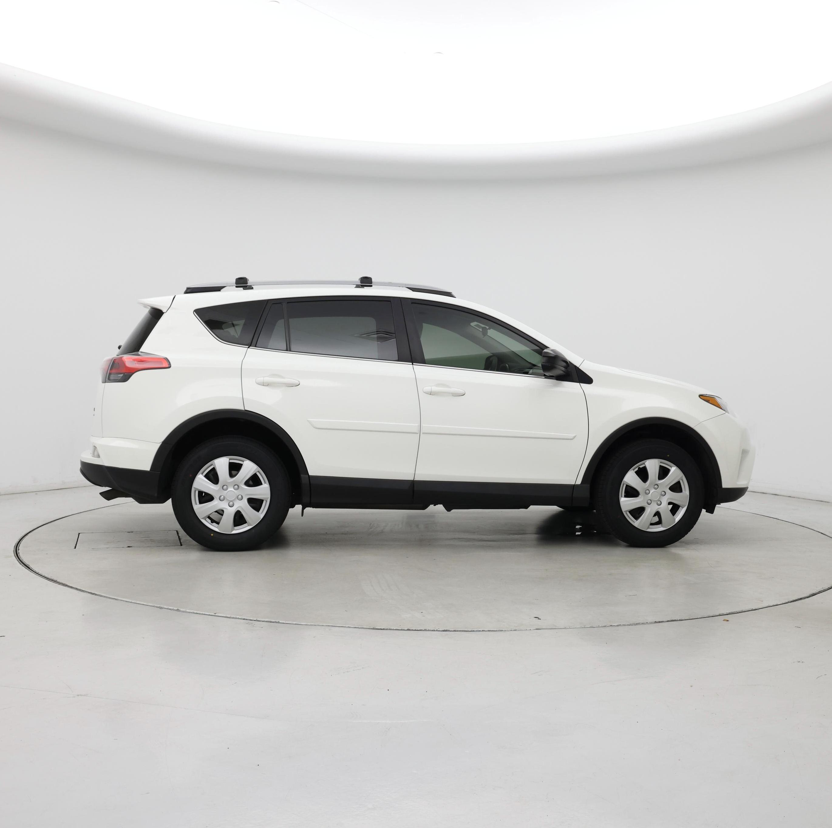 Thumbnail: 2017 Toyota RAV4 - 7
