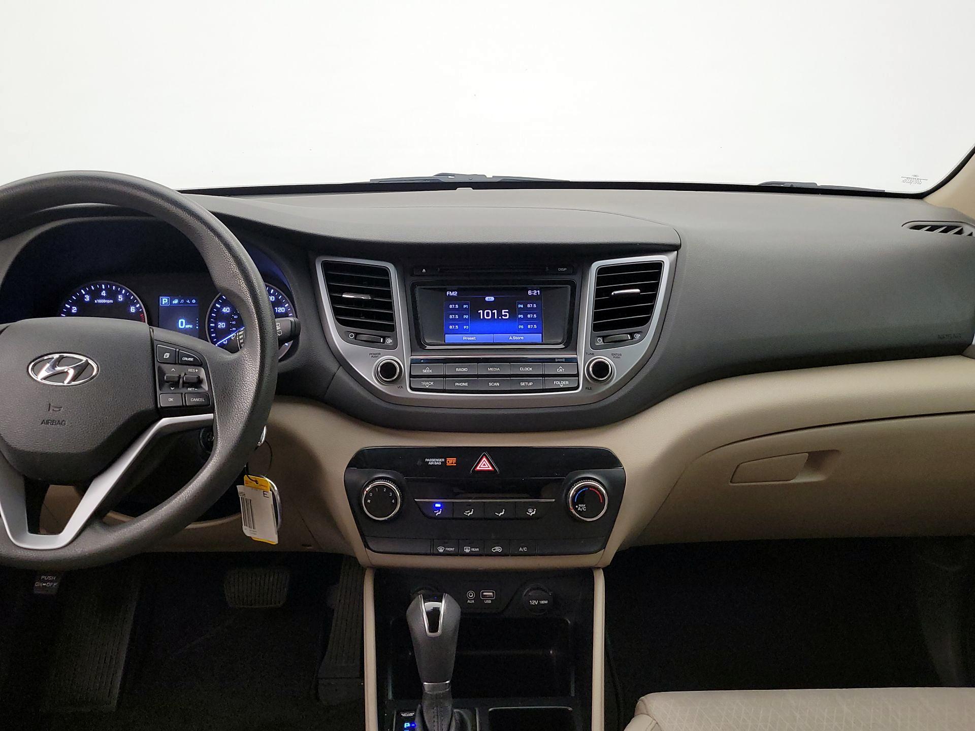 Thumbnail: 2016 Hyundai Tucson - 9