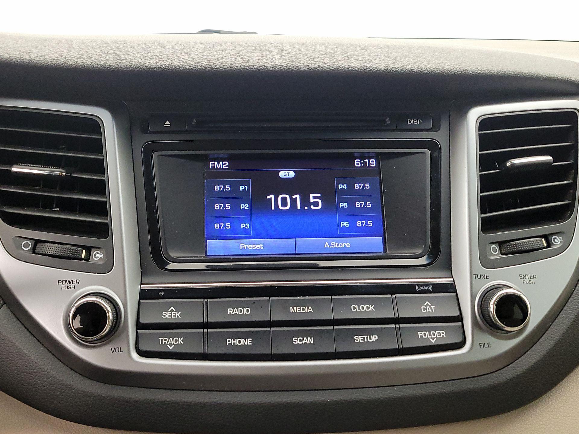 Thumbnail: 2016 Hyundai Tucson - 15