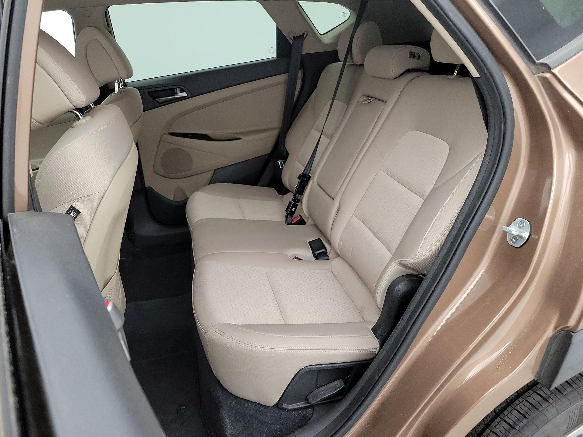 Thumbnail: 2016 Hyundai Tucson - 19