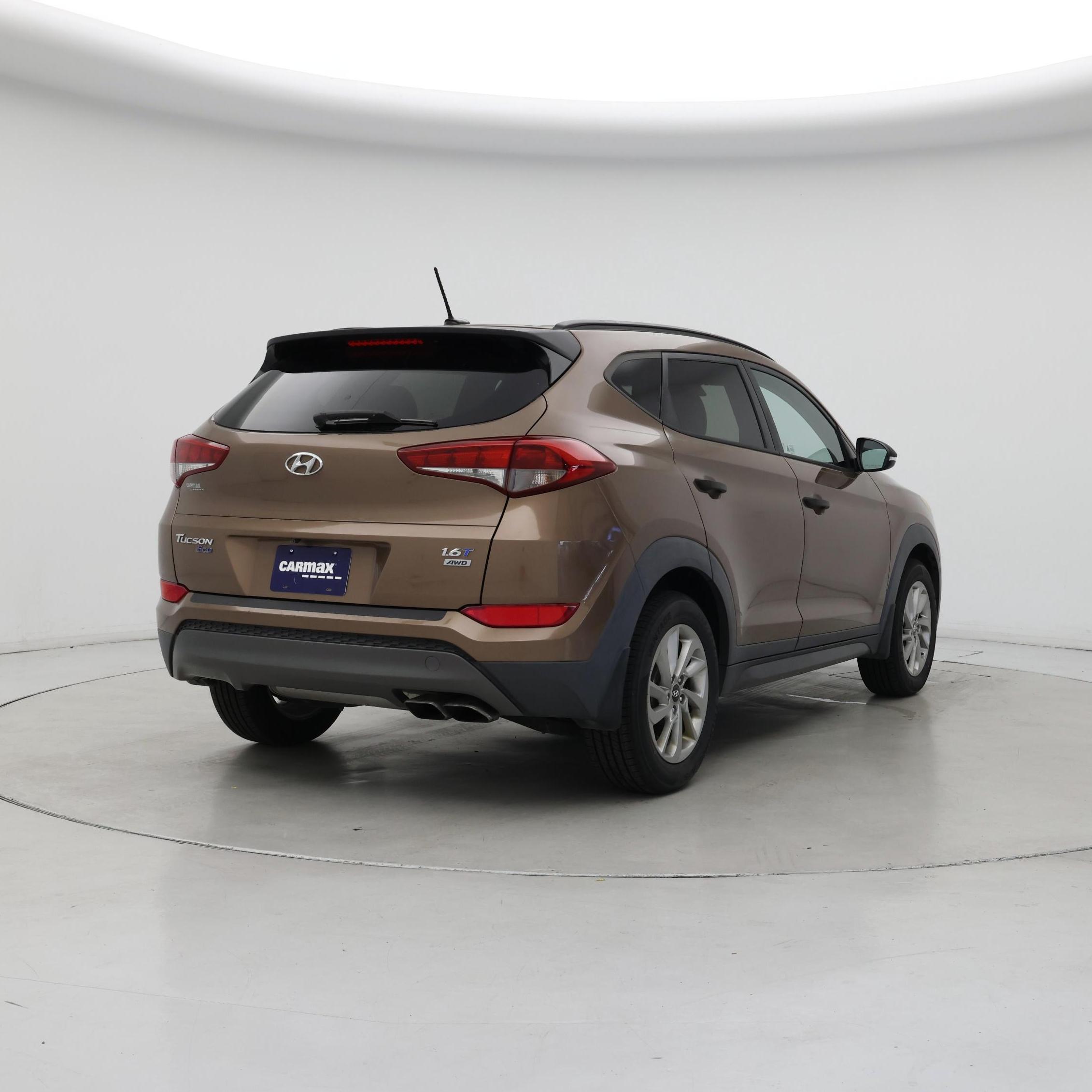 Thumbnail: 2016 Hyundai Tucson - 8