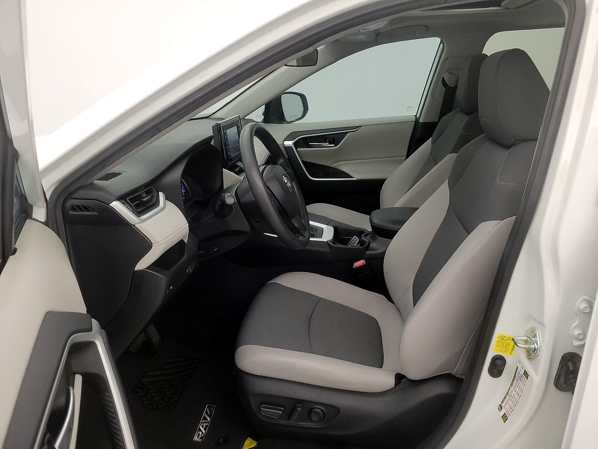 Thumbnail: 2021 Toyota RAV4 - 11