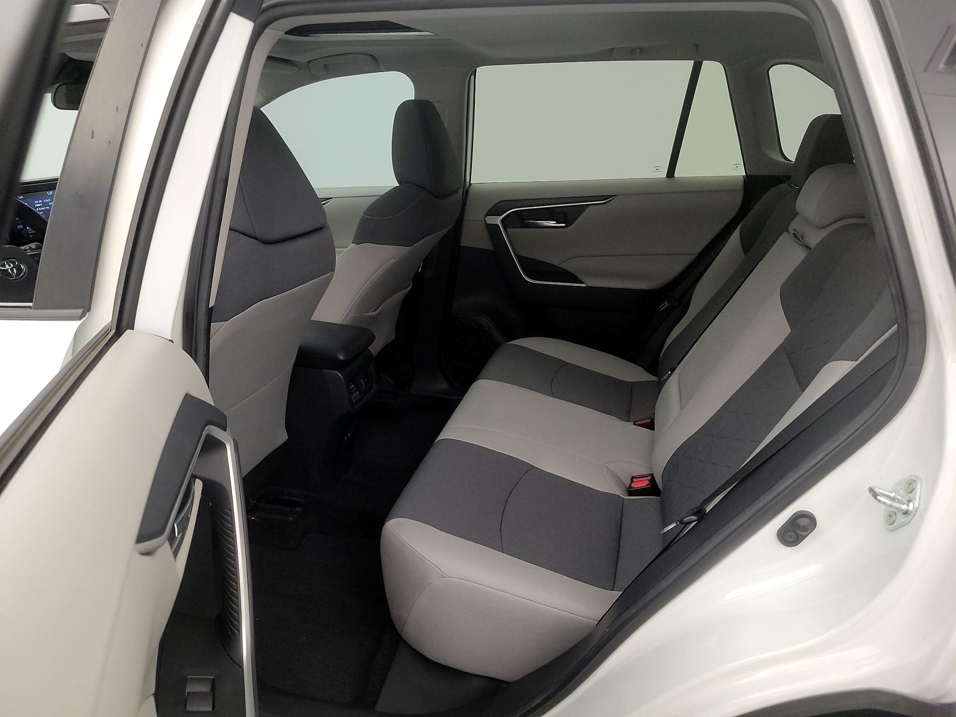 Thumbnail: 2021 Toyota RAV4 - 20