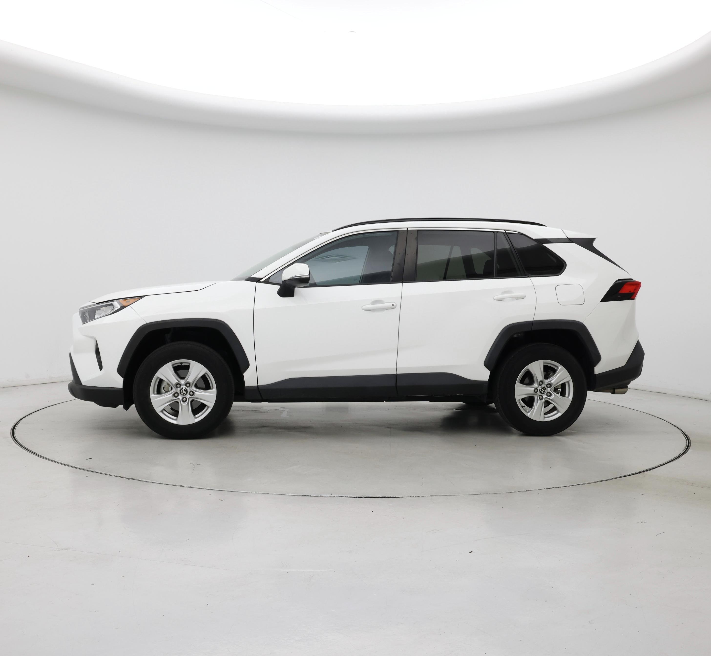 Thumbnail: 2021 Toyota RAV4 - 3