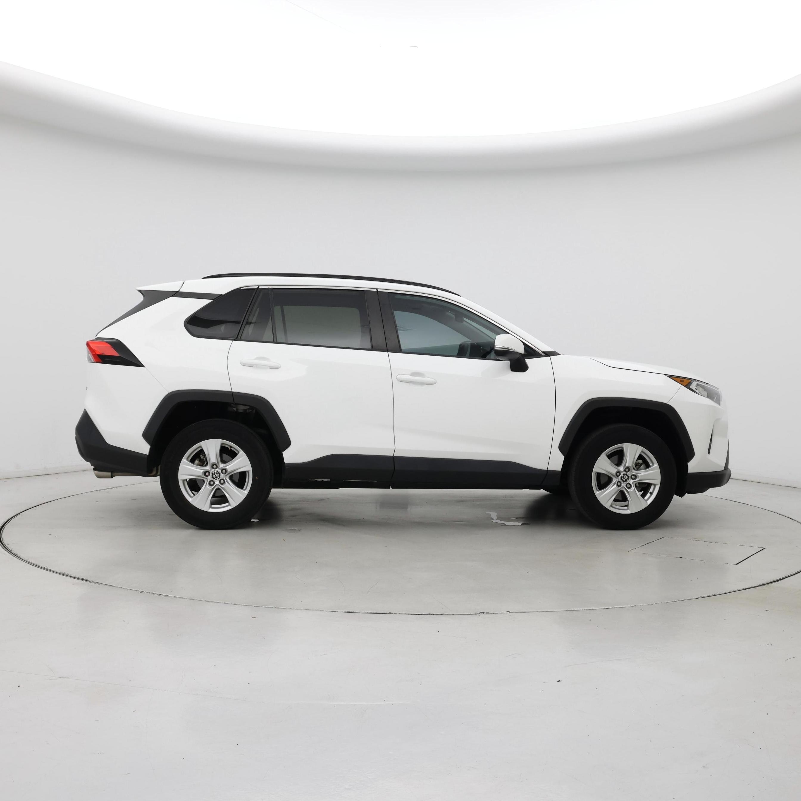 Thumbnail: 2021 Toyota RAV4 - 7
