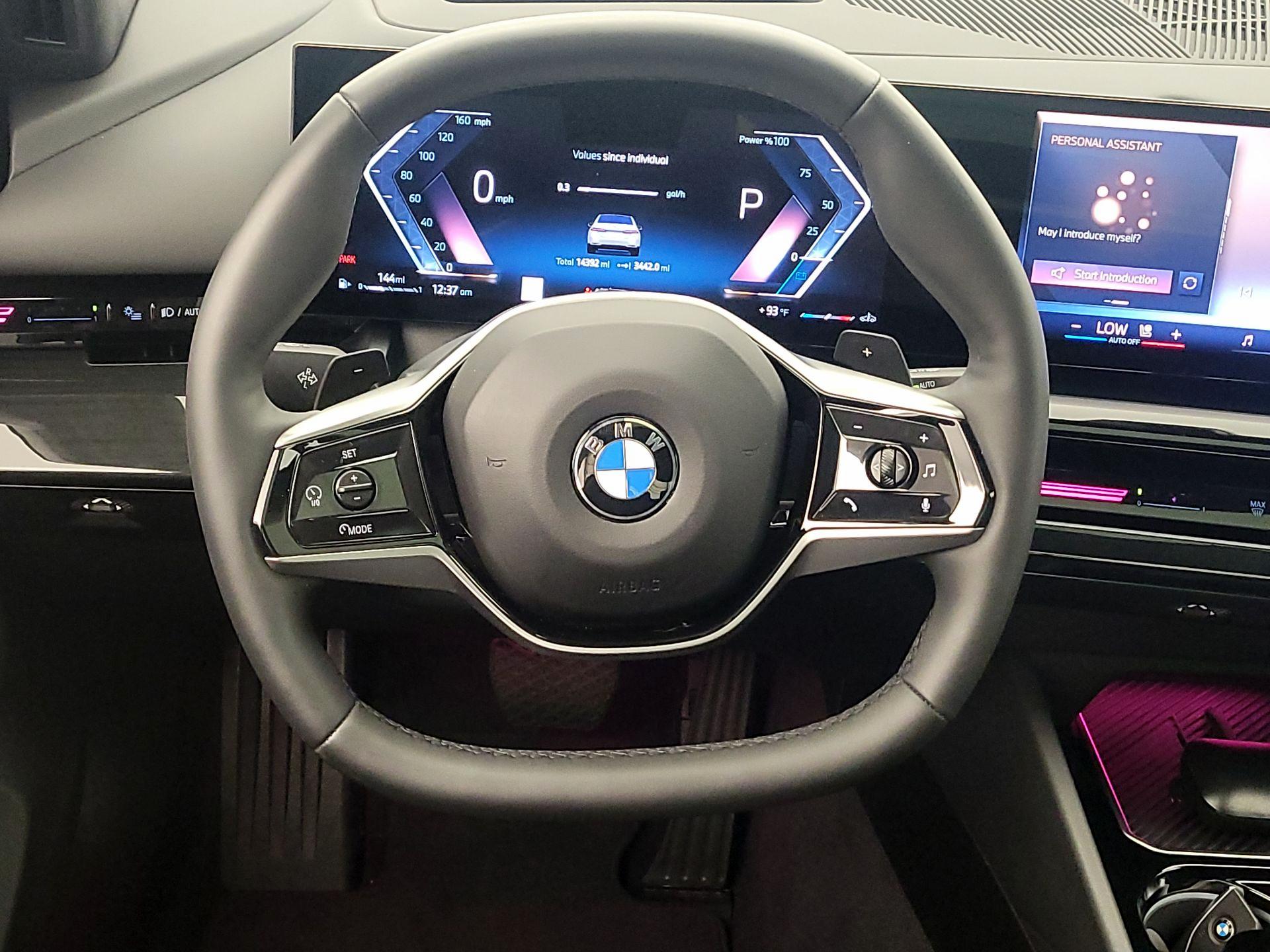 Thumbnail: 2025 BMW 5 Series - 10