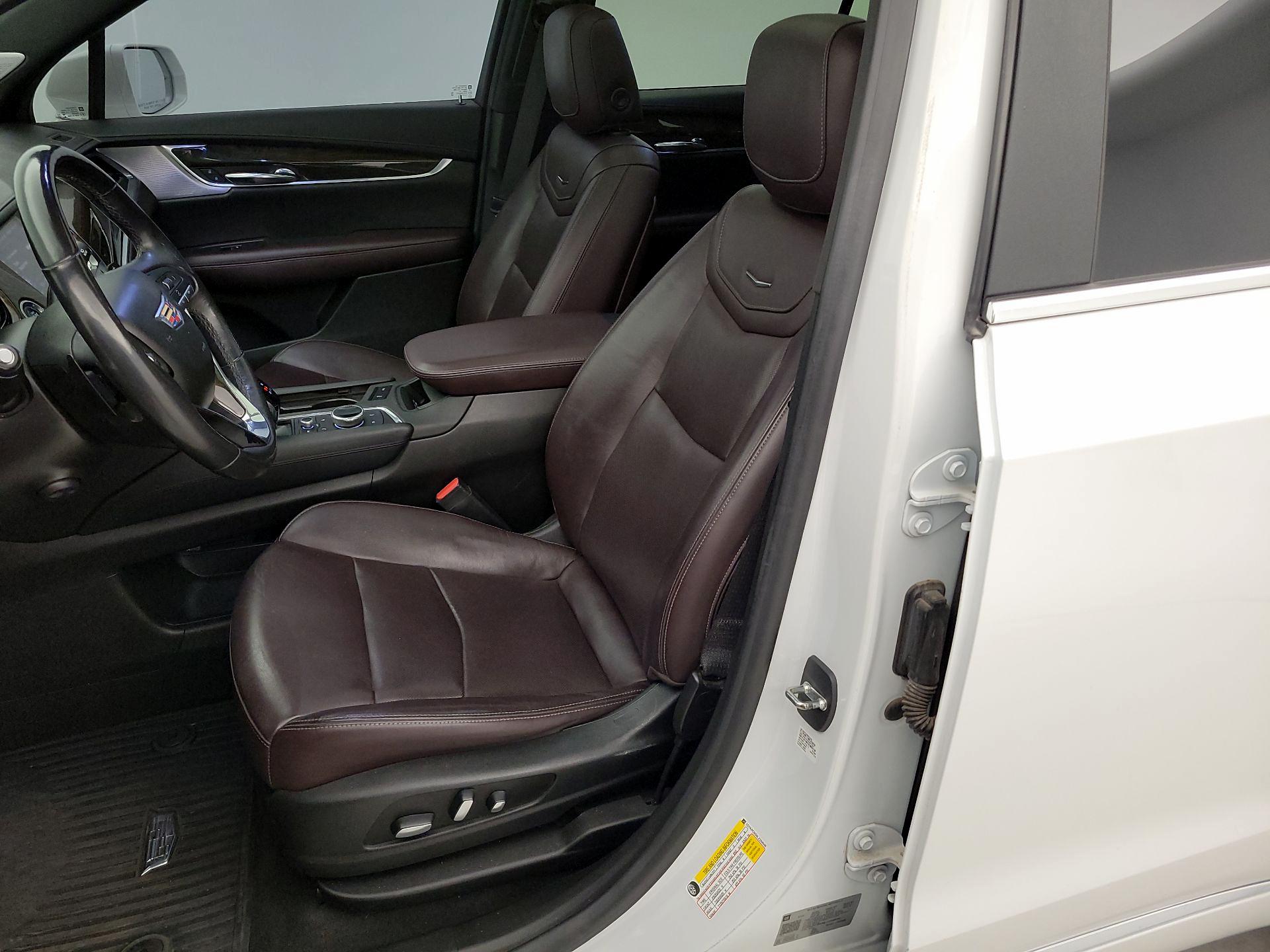 Thumbnail: 2020 Cadillac XT6 - 11