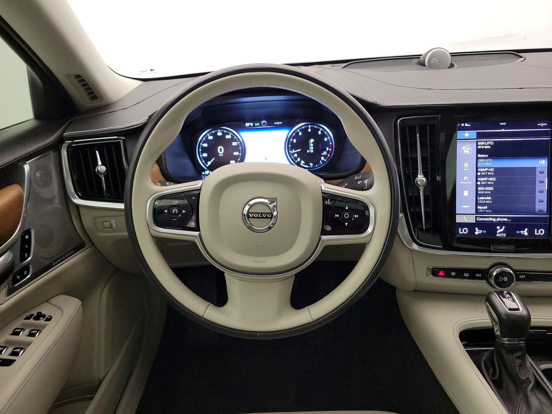 Thumbnail: 2018 Volvo S90 - 10