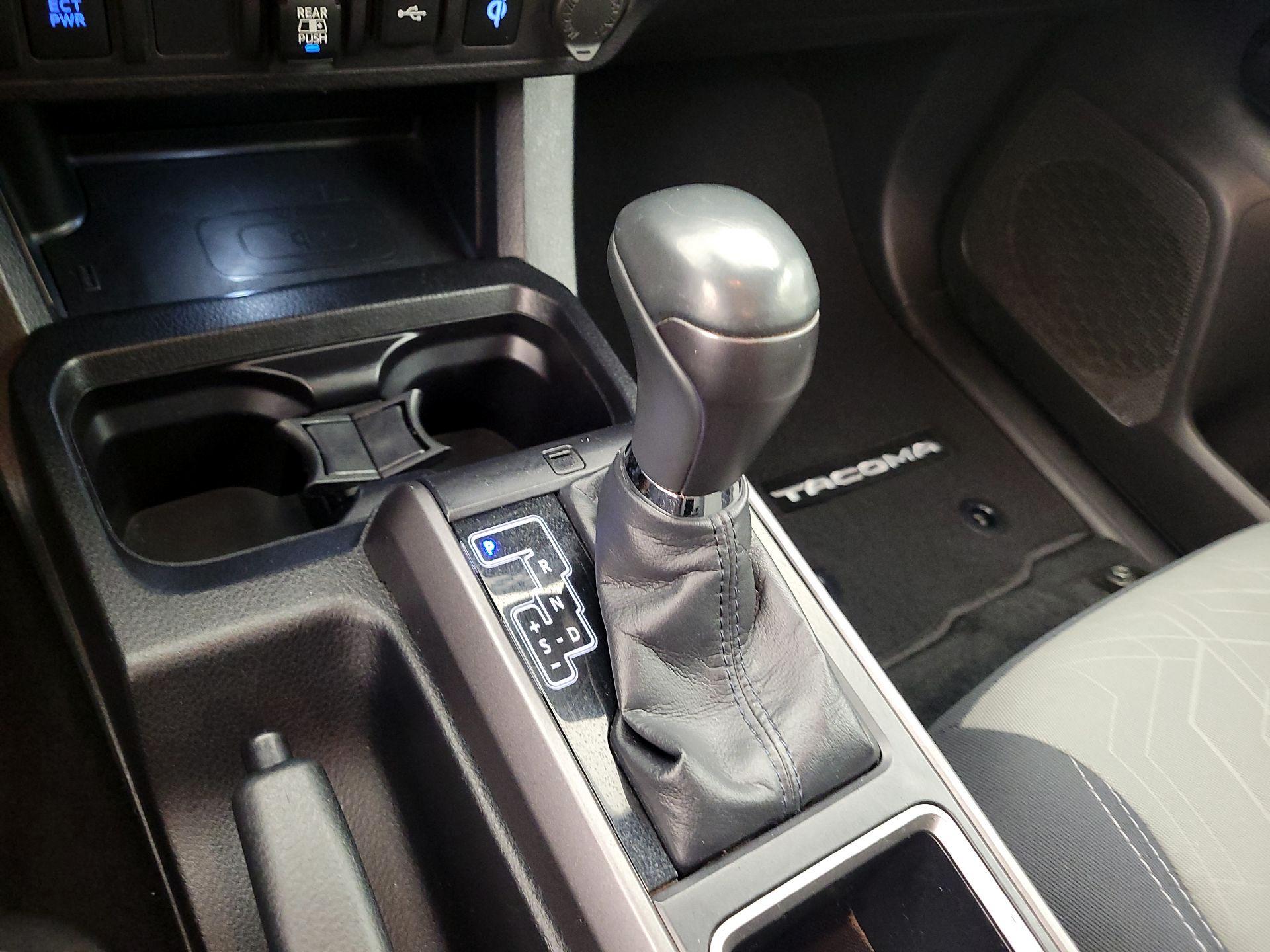 Thumbnail: 2022 Toyota Tacoma - 17