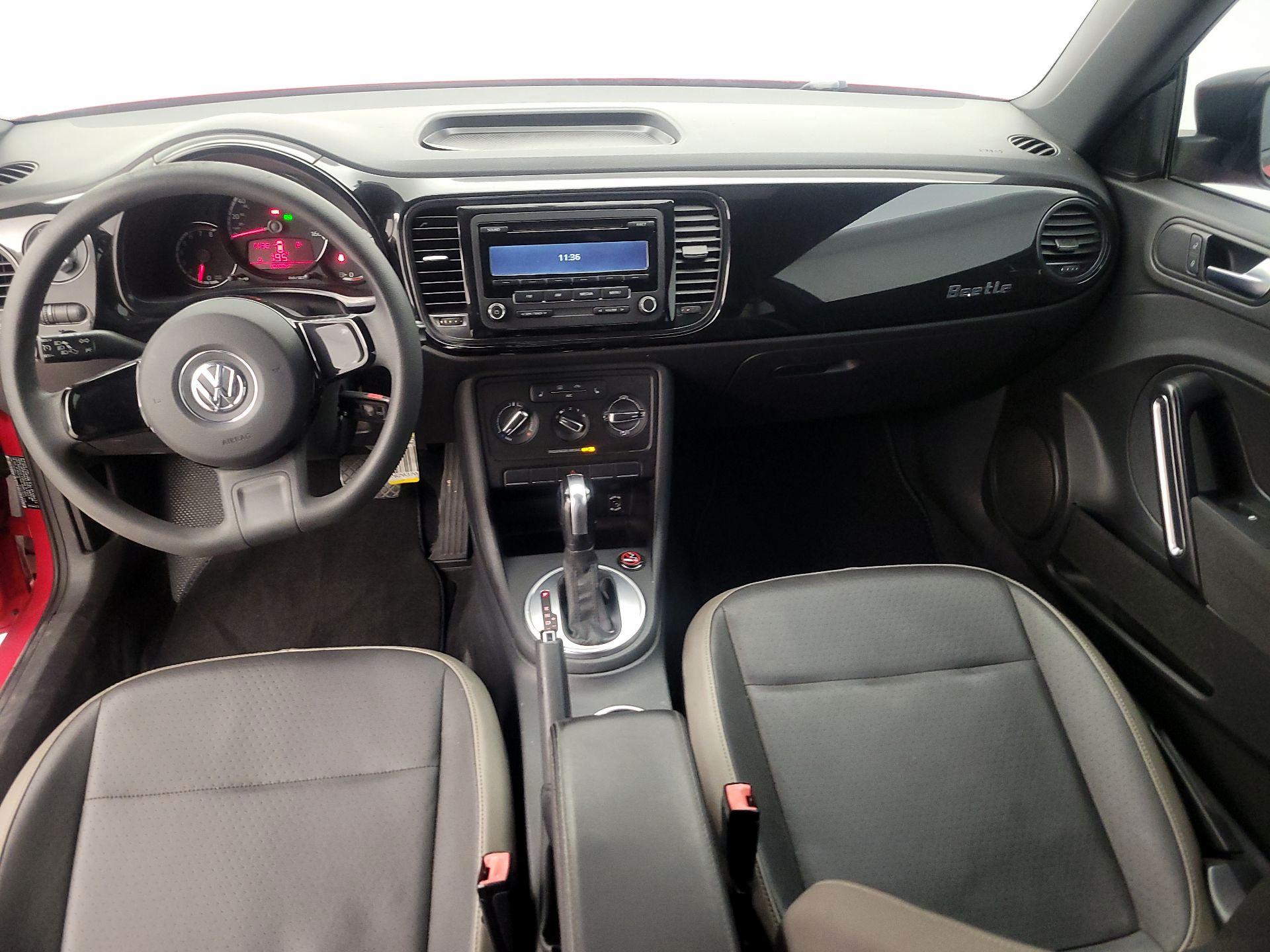 Thumbnail: 2015 Volkswagen Beetle - 9