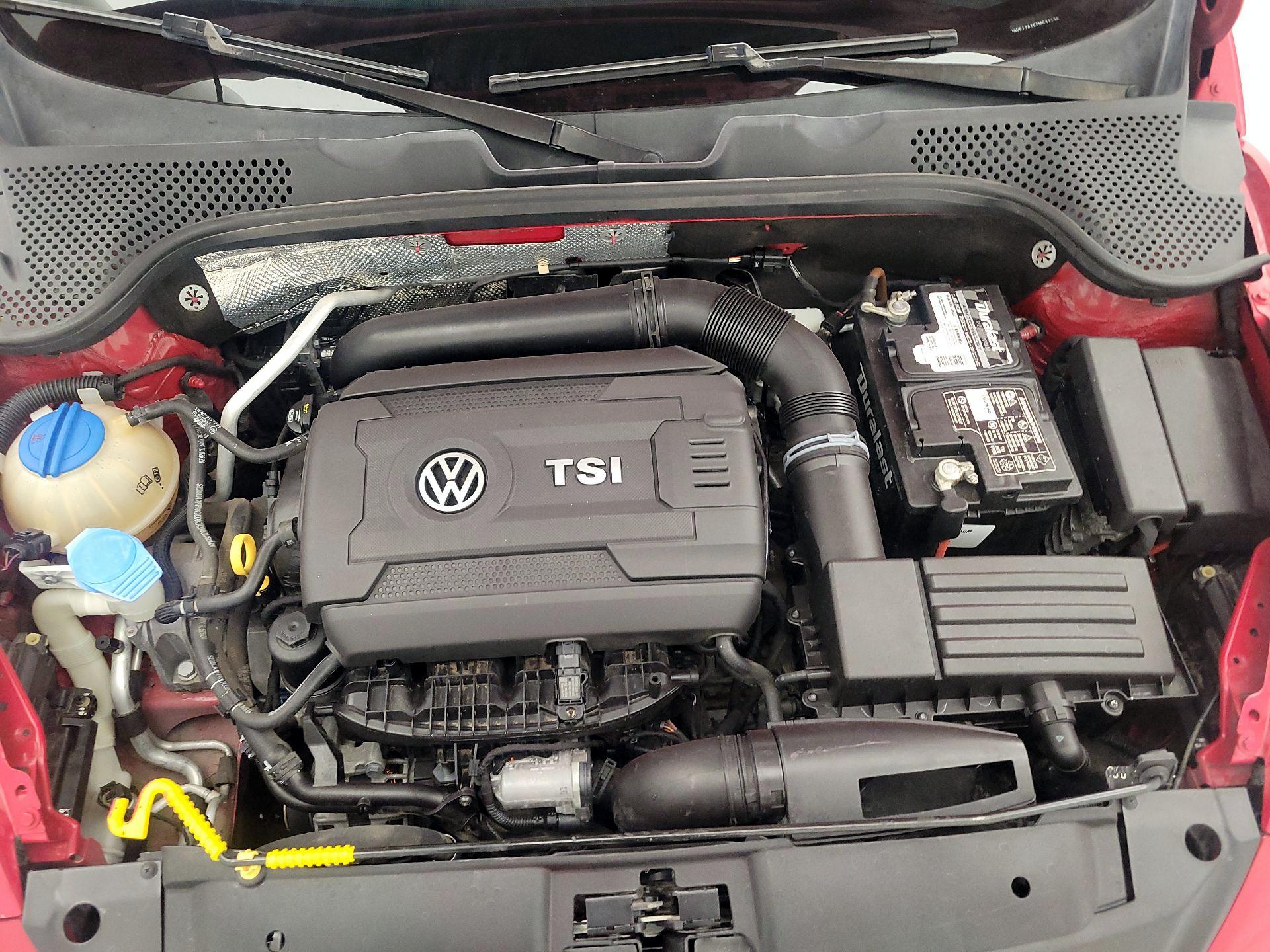 Thumbnail: 2015 Volkswagen Beetle - 20