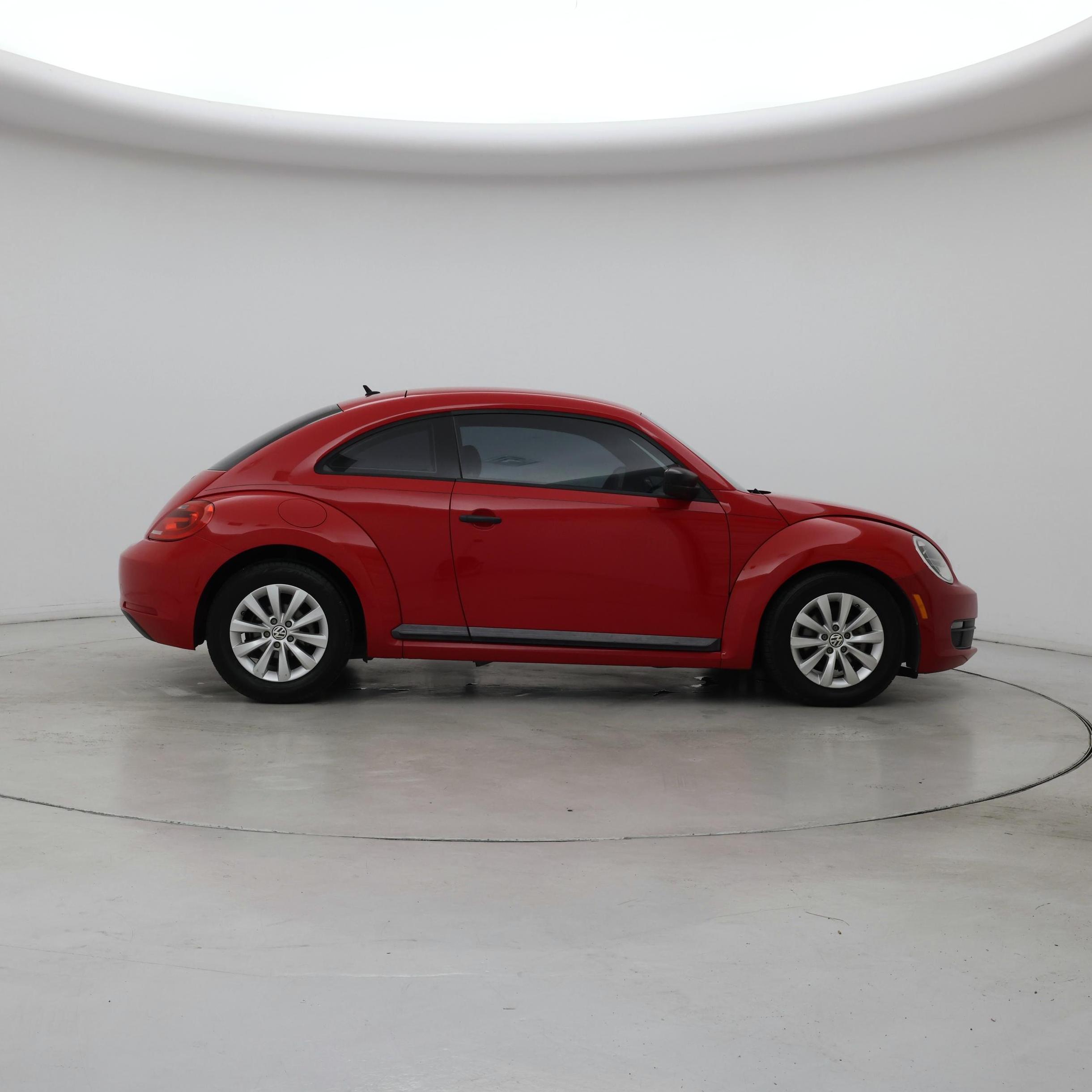 Thumbnail: 2015 Volkswagen Beetle - 7