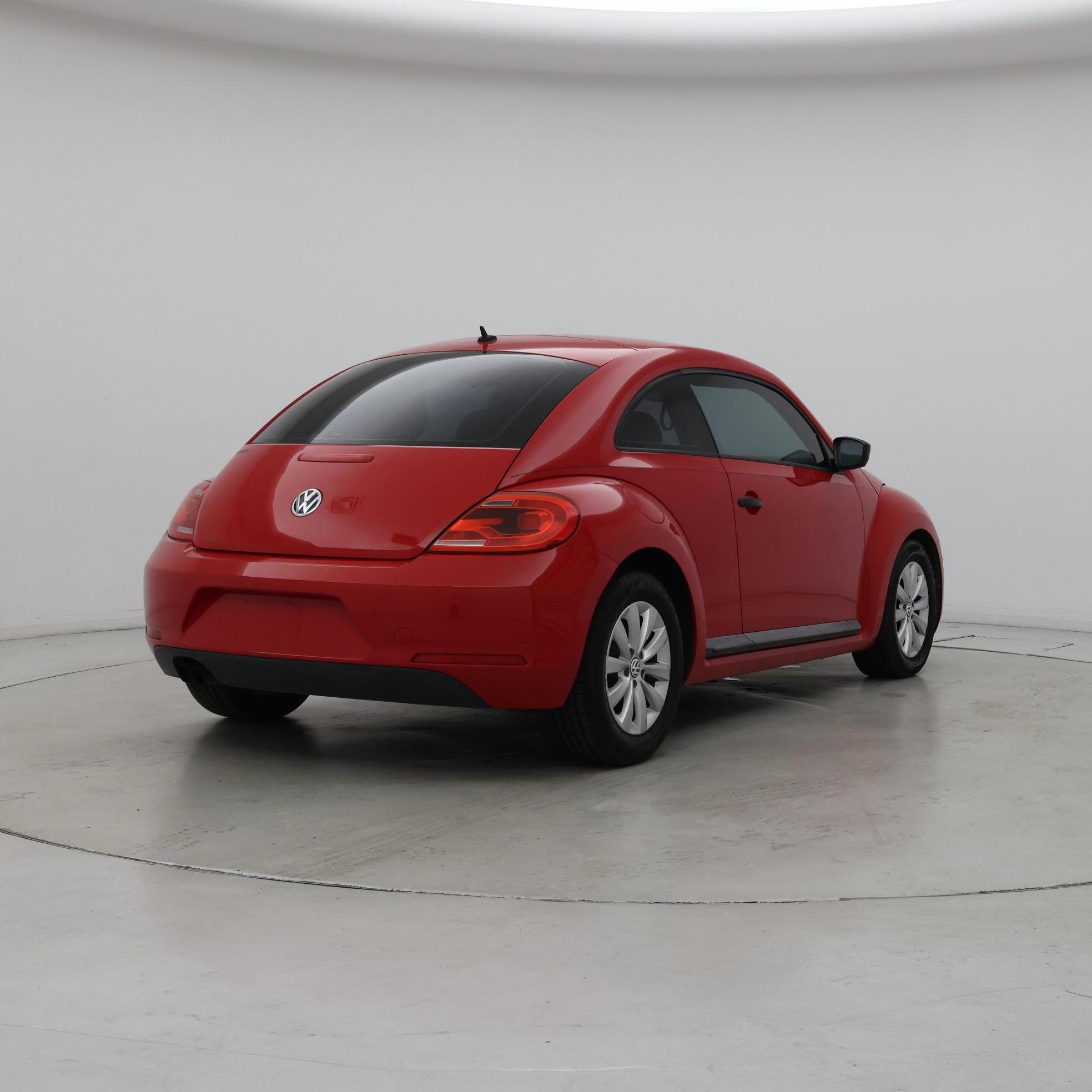 Thumbnail: 2015 Volkswagen Beetle - 8
