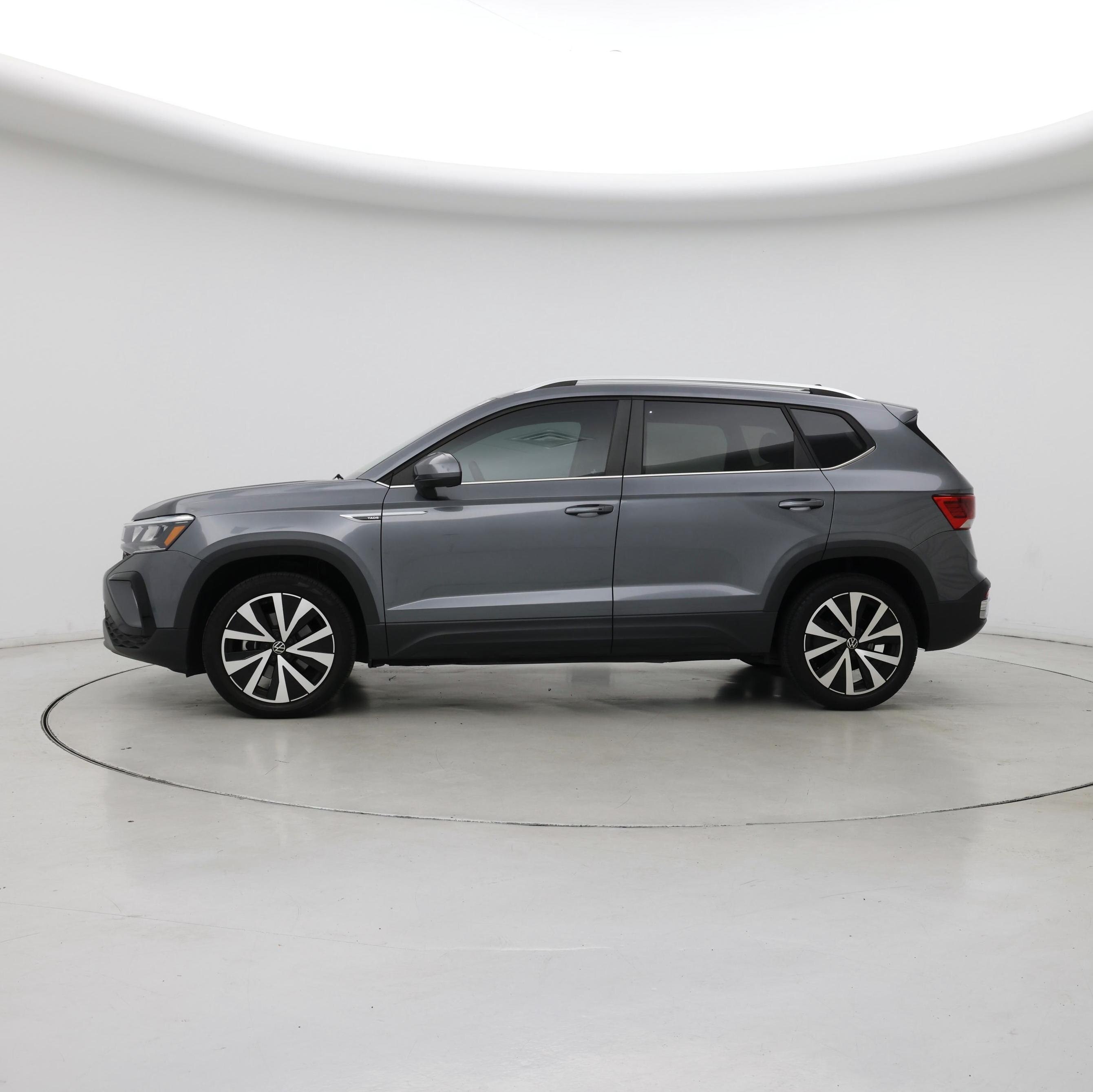 Thumbnail: 2022 Volkswagen Taos - 3