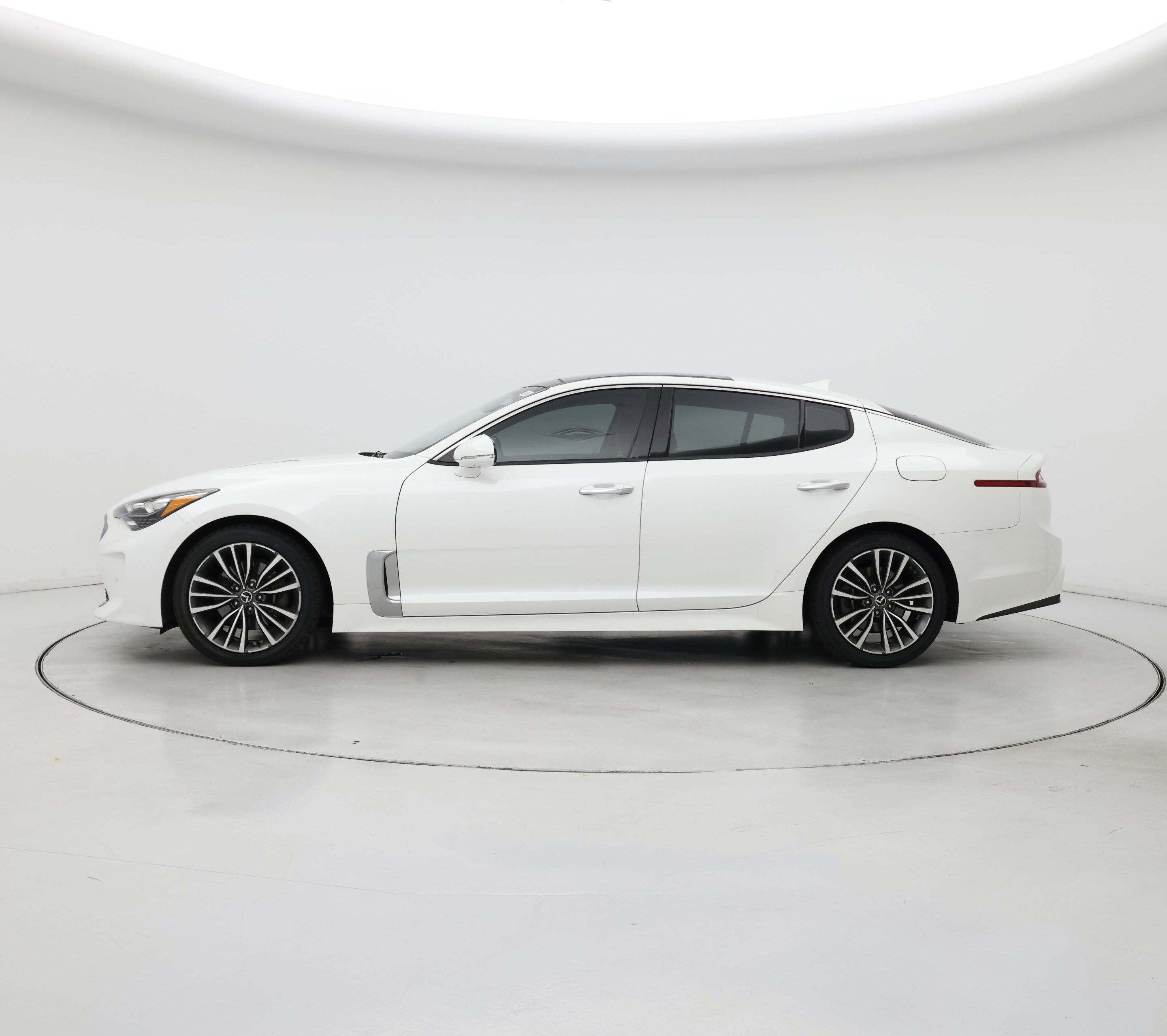 Thumbnail: 2019 Kia Stinger - 3