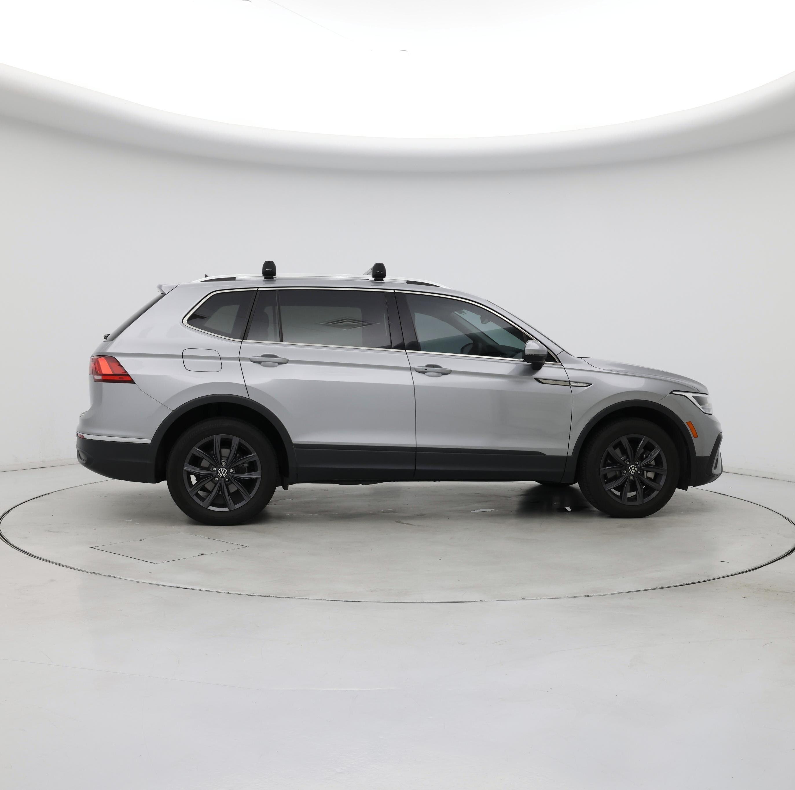 Thumbnail: 2022 Volkswagen Tiguan - 7