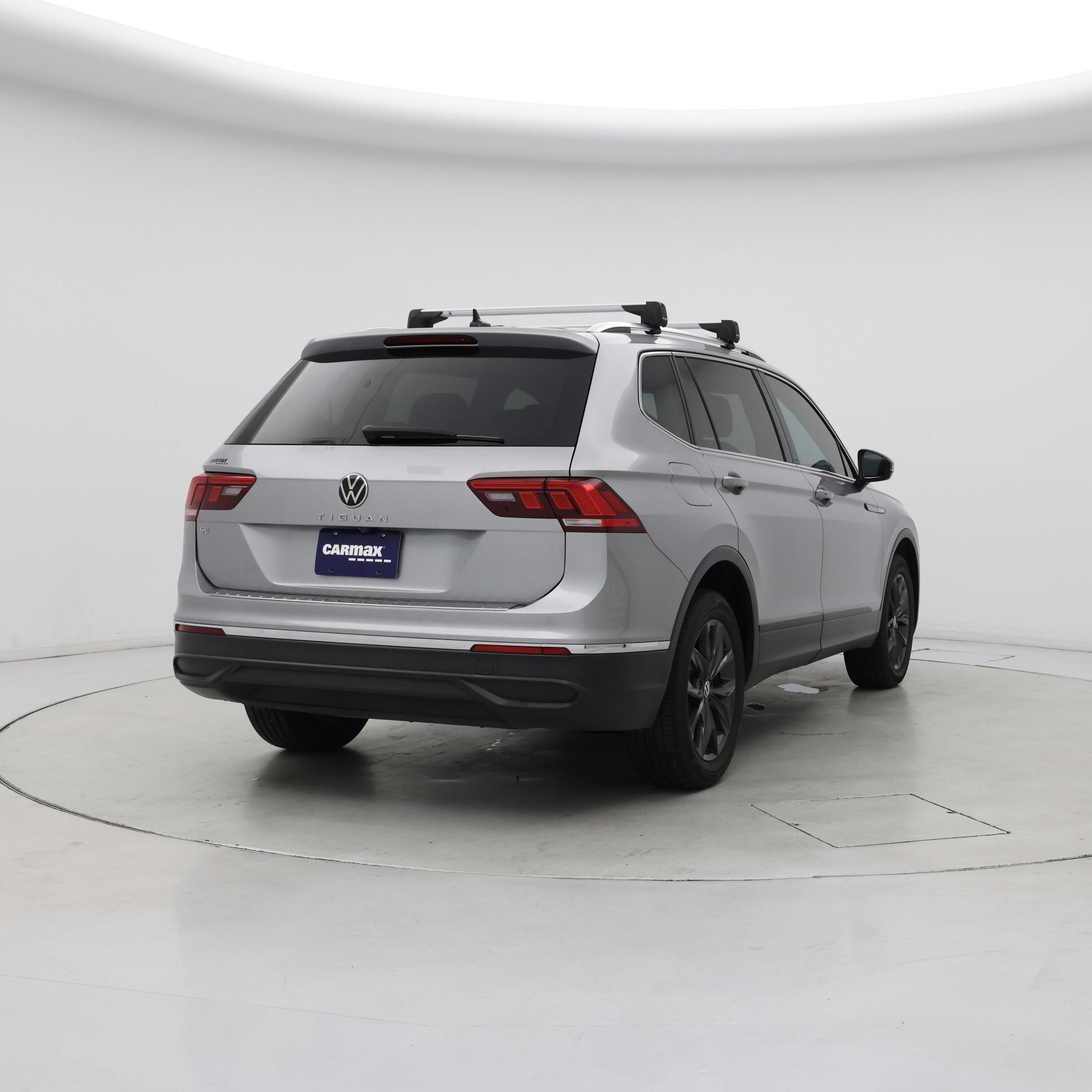 Thumbnail: 2022 Volkswagen Tiguan - 8