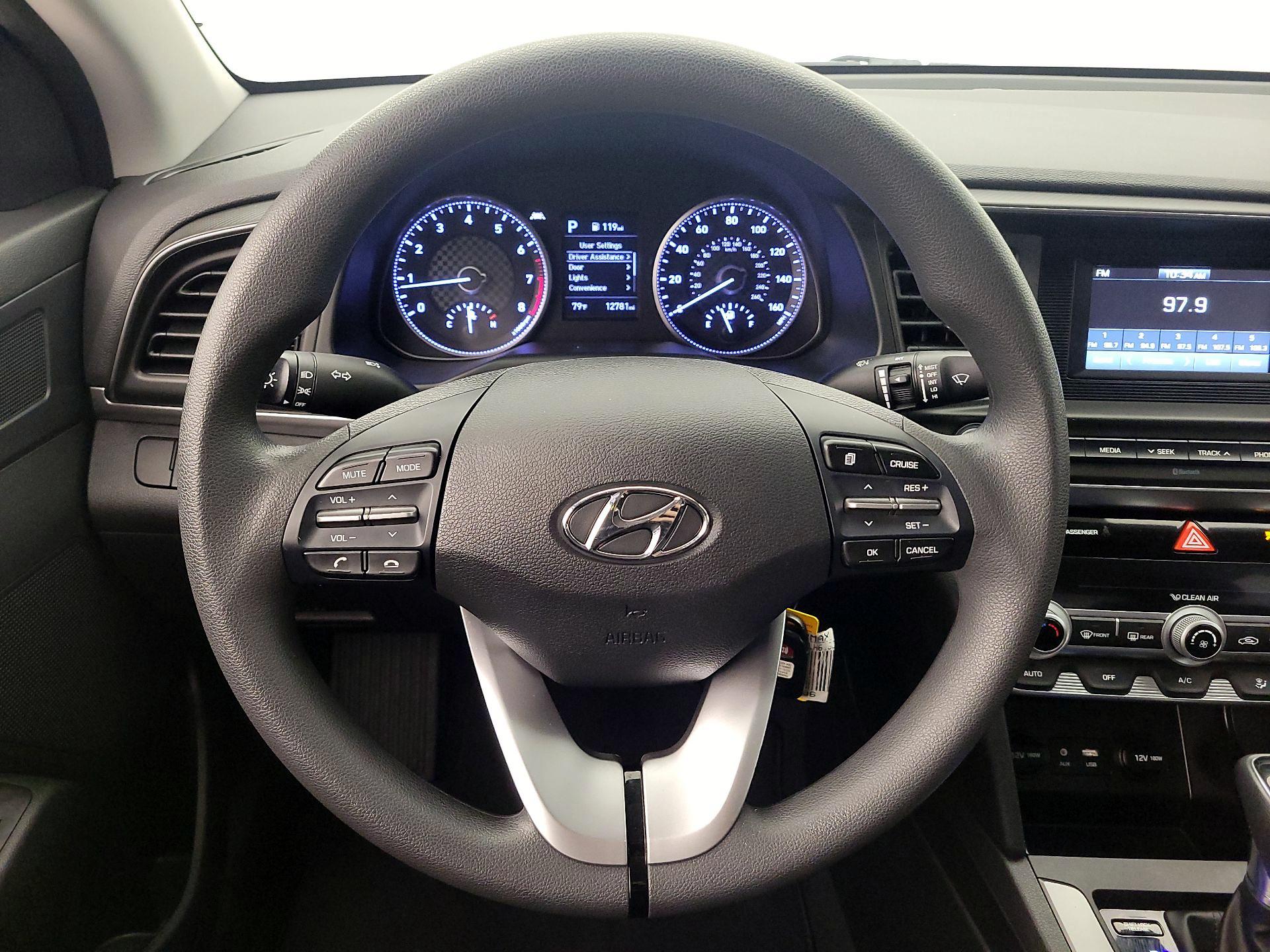 Thumbnail: 2020 Hyundai Elantra - 10