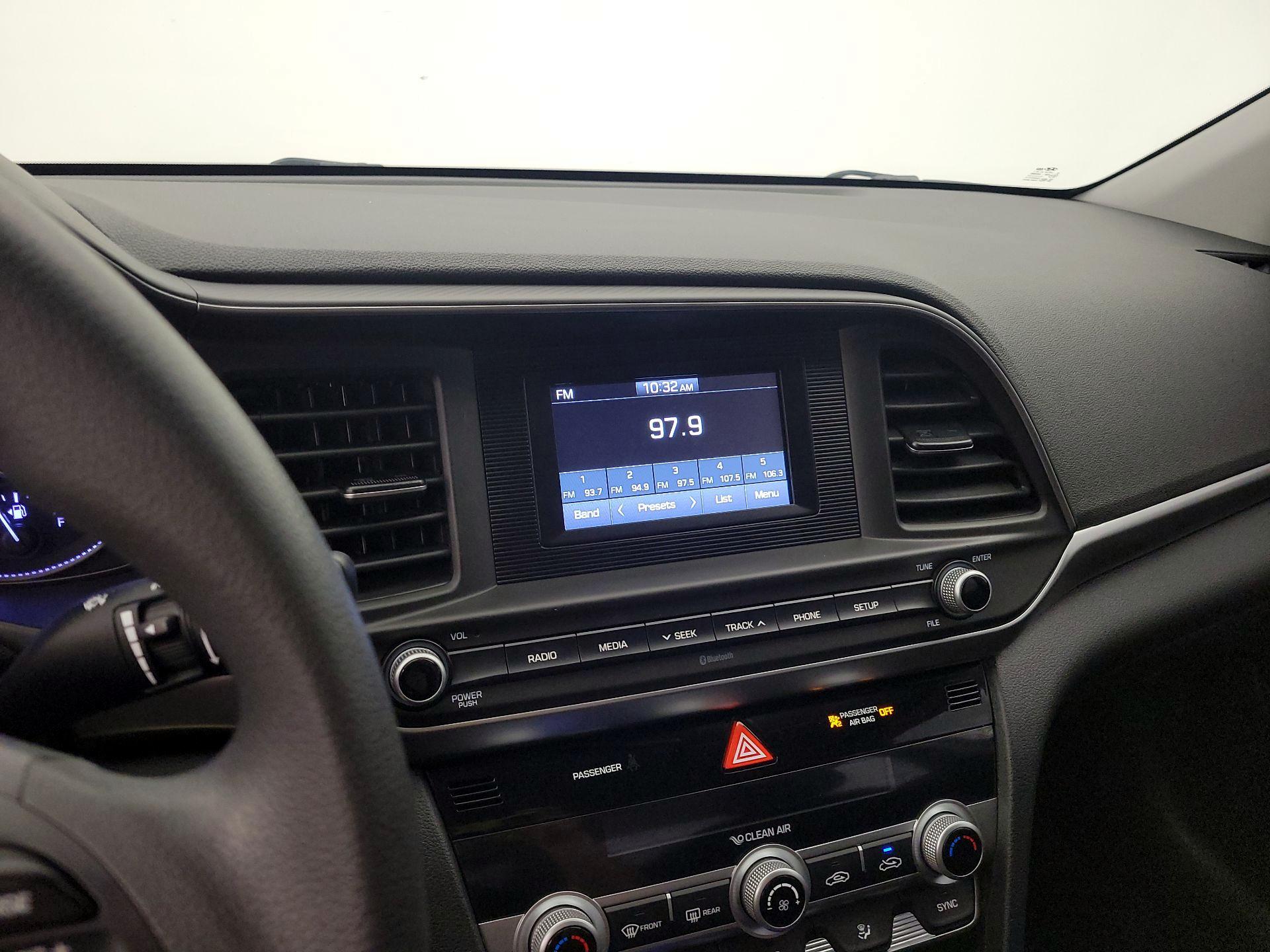 Thumbnail: 2020 Hyundai Elantra - 15