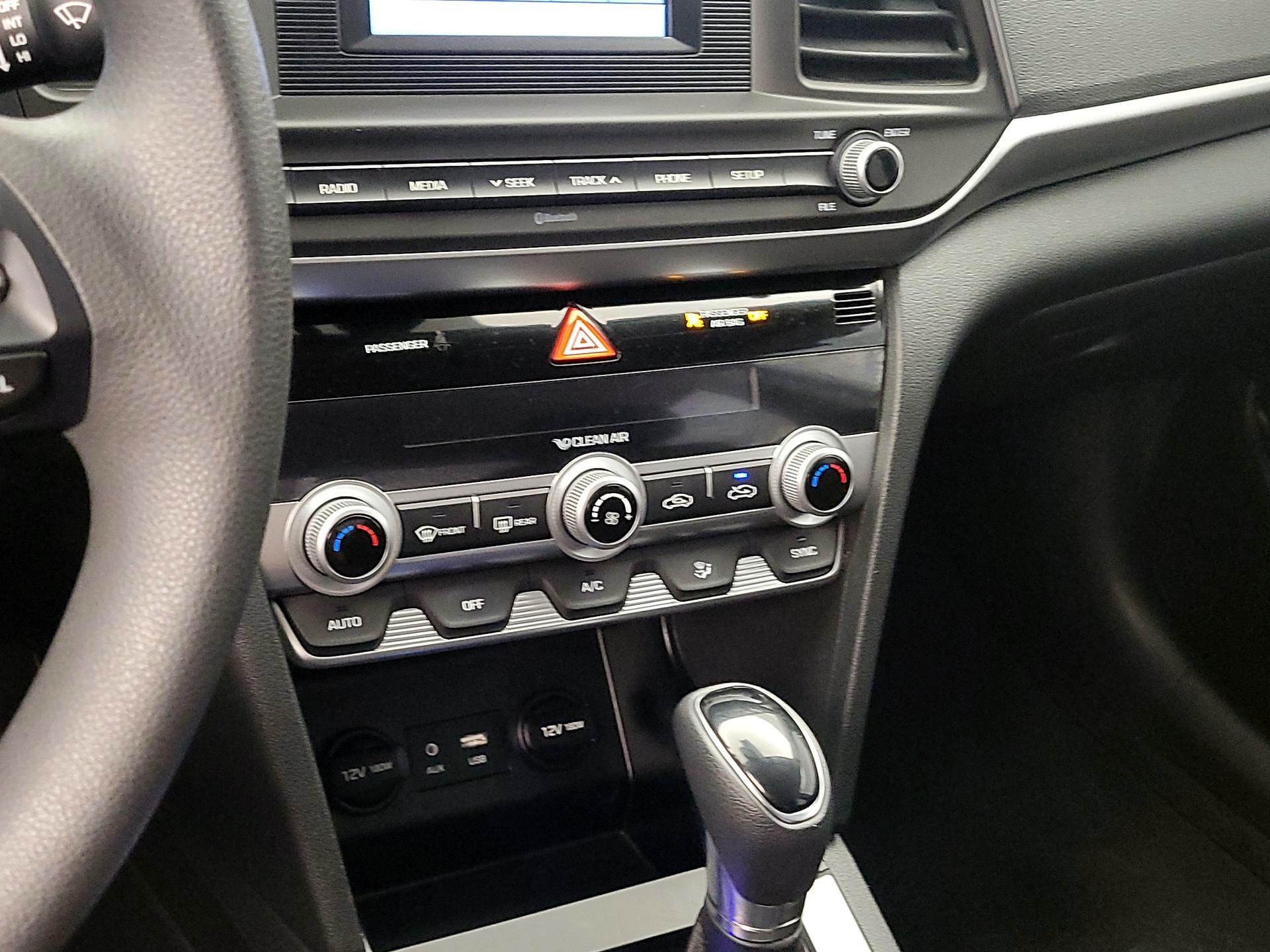 Thumbnail: 2020 Hyundai Elantra - 16