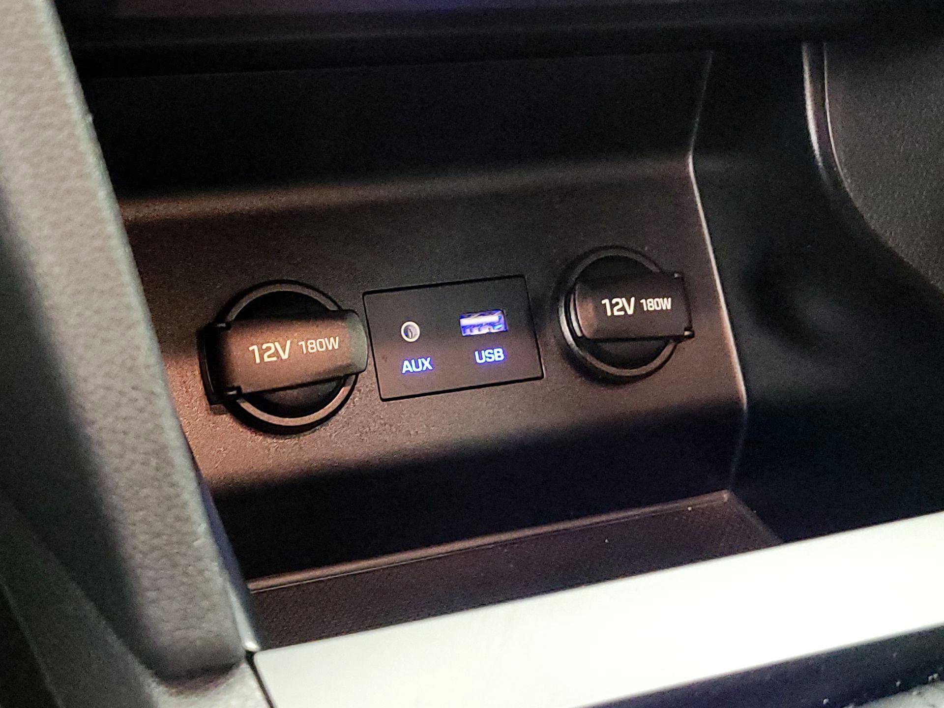 Thumbnail: 2020 Hyundai Elantra - 18