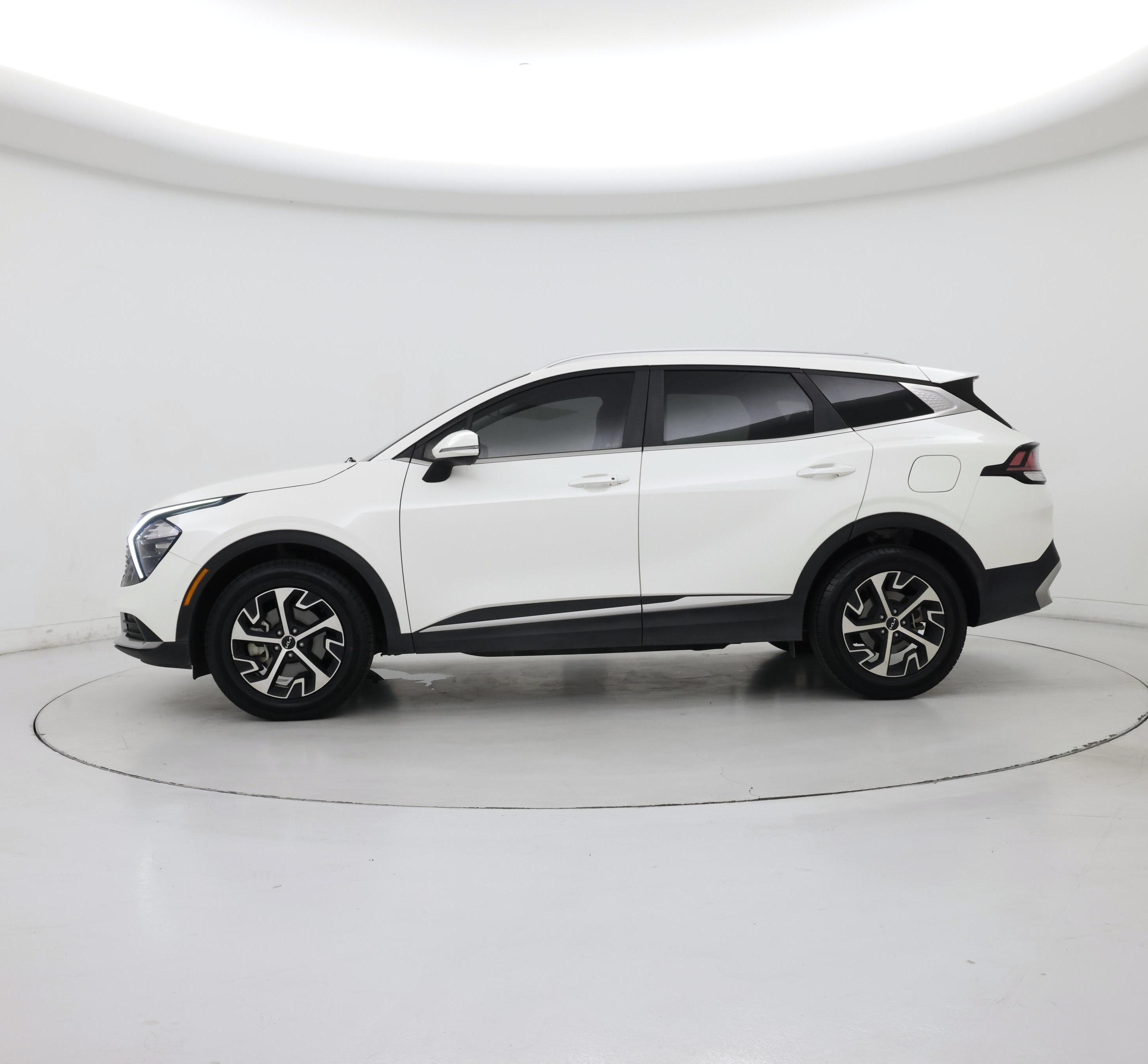 Thumbnail: 2023 Kia Sportage - 3
