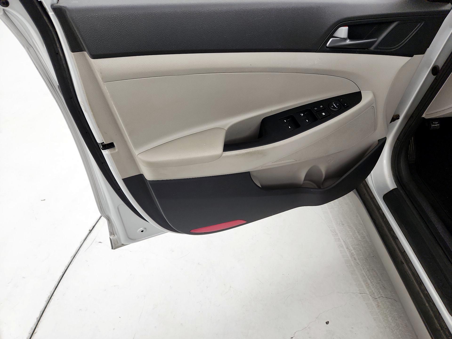 Thumbnail: 2017 Hyundai Tucson - 12