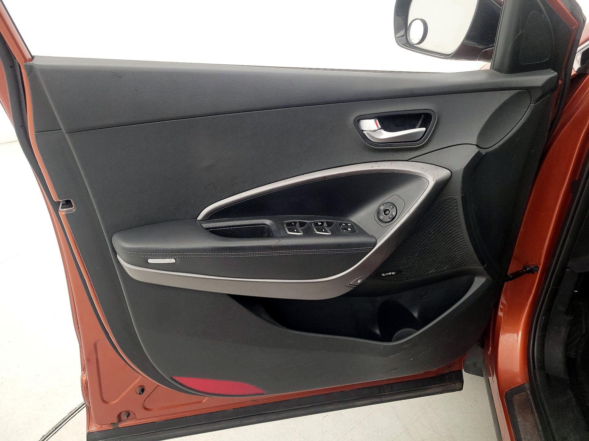 Thumbnail: 2013 Hyundai Santa Fe - 12