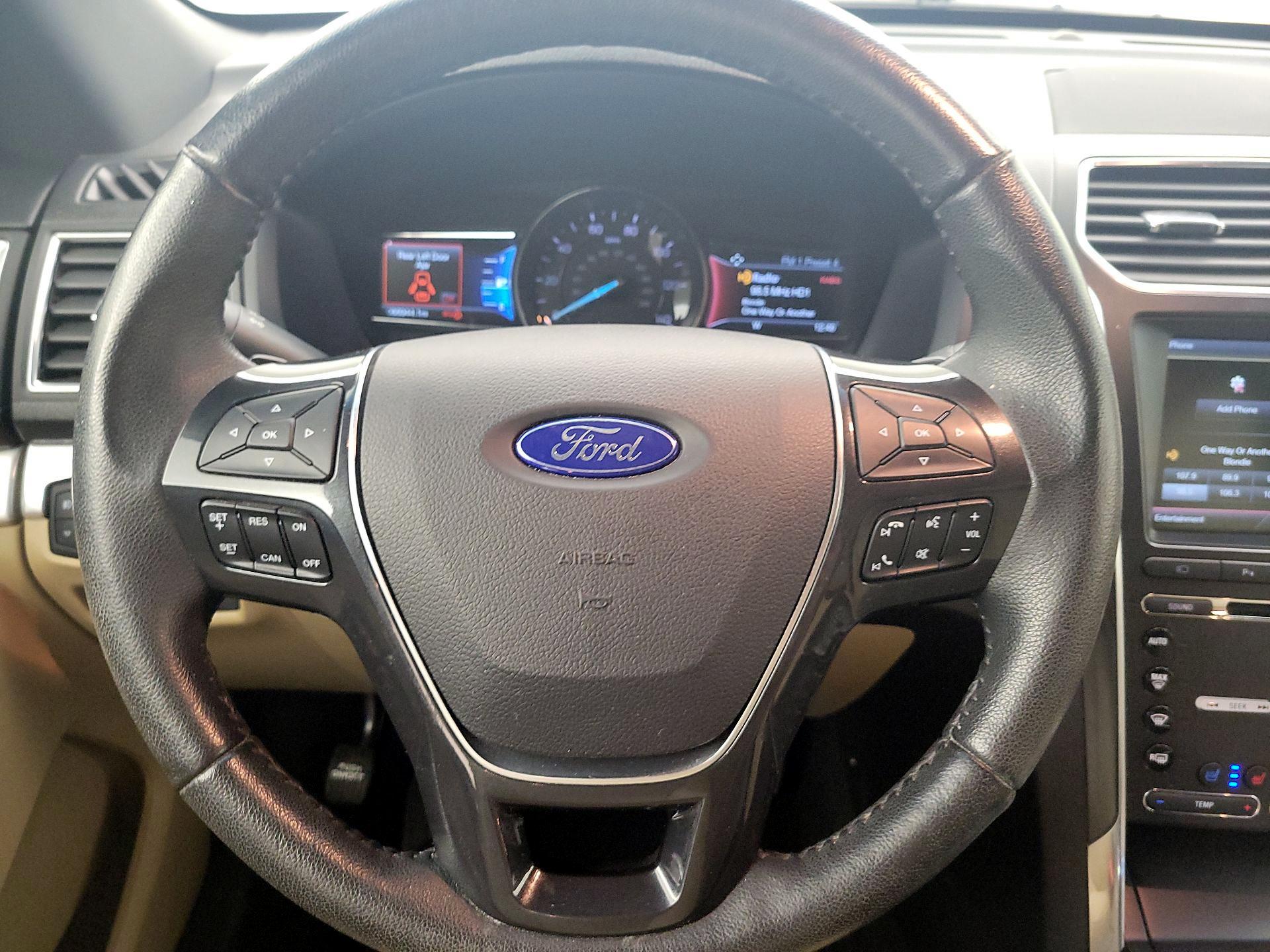 Thumbnail: 2016 Ford Explorer - 10