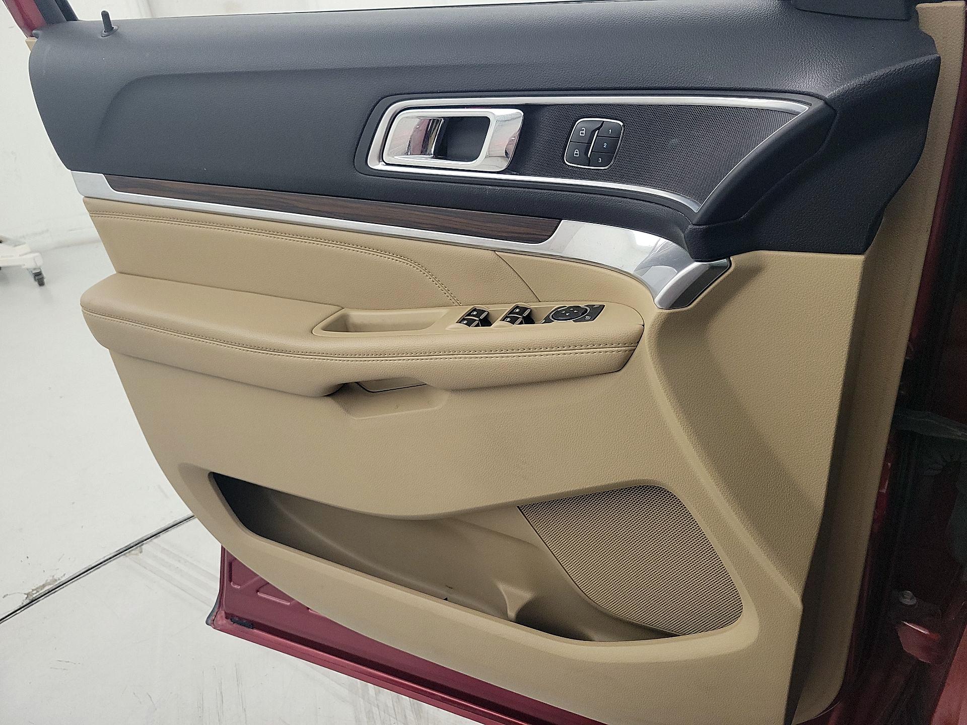 Thumbnail: 2016 Ford Explorer - 12