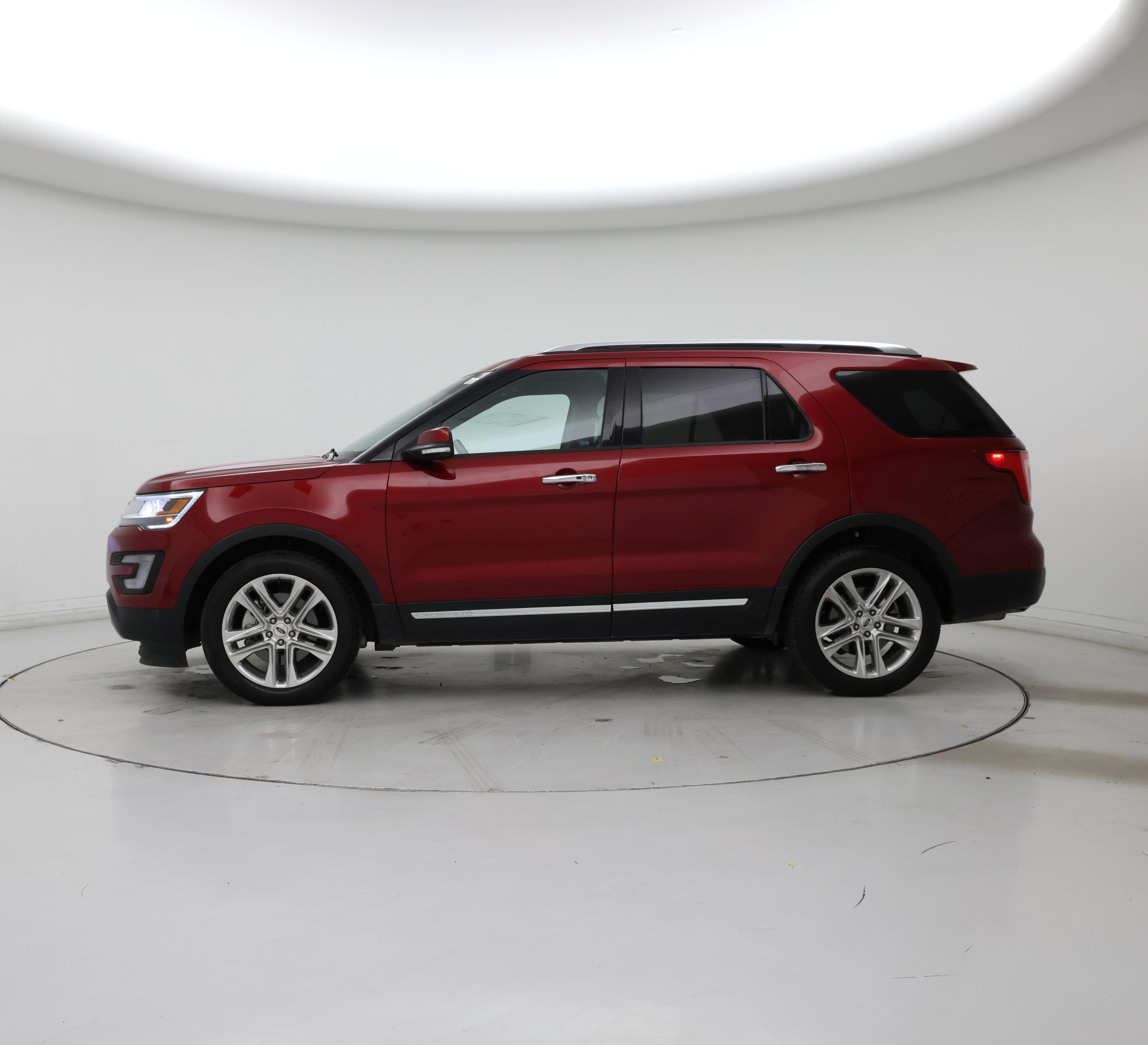 Thumbnail: 2016 Ford Explorer - 3