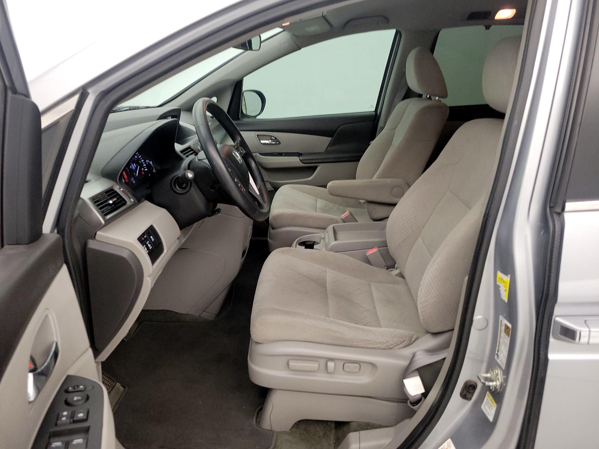 Thumbnail: 2016 Honda Odyssey - 11