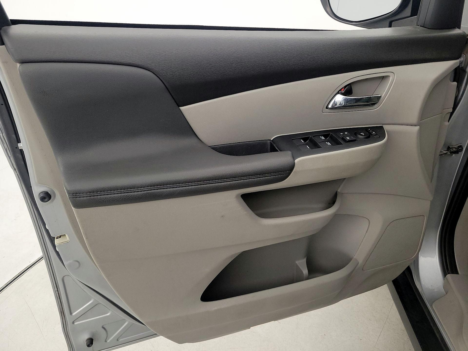 Thumbnail: 2016 Honda Odyssey - 12