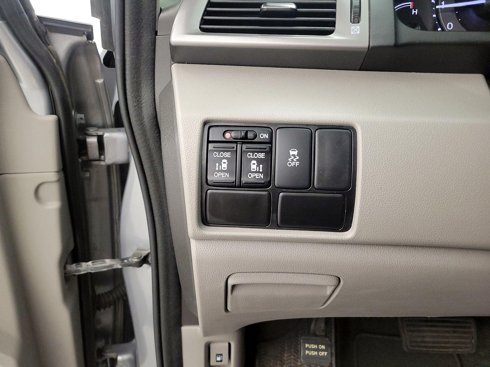 Thumbnail: 2016 Honda Odyssey - 13