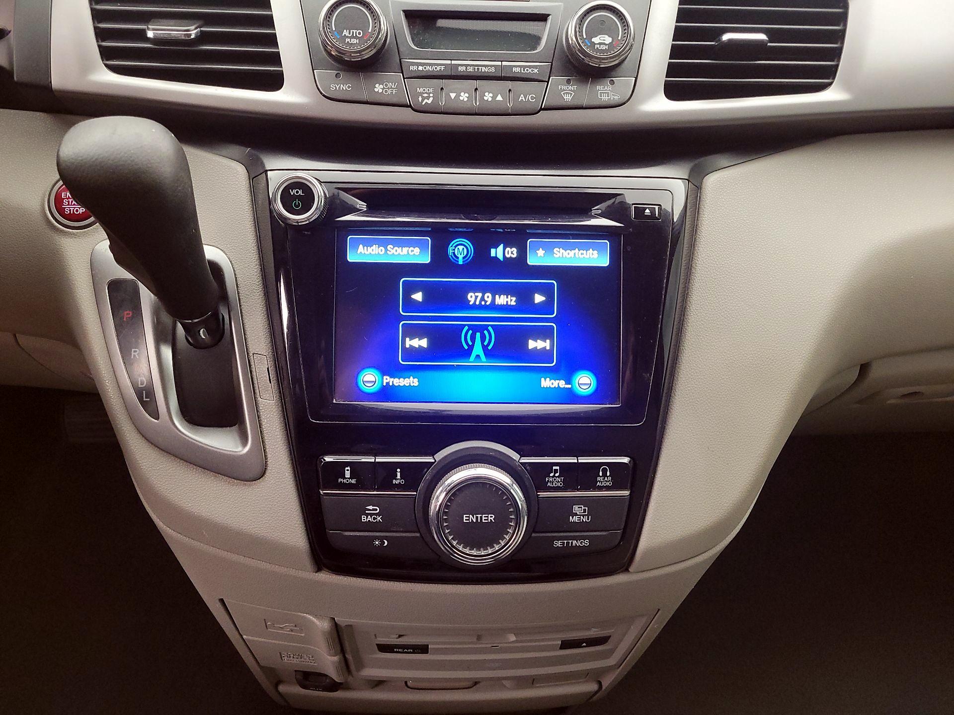 Thumbnail: 2016 Honda Odyssey - 15