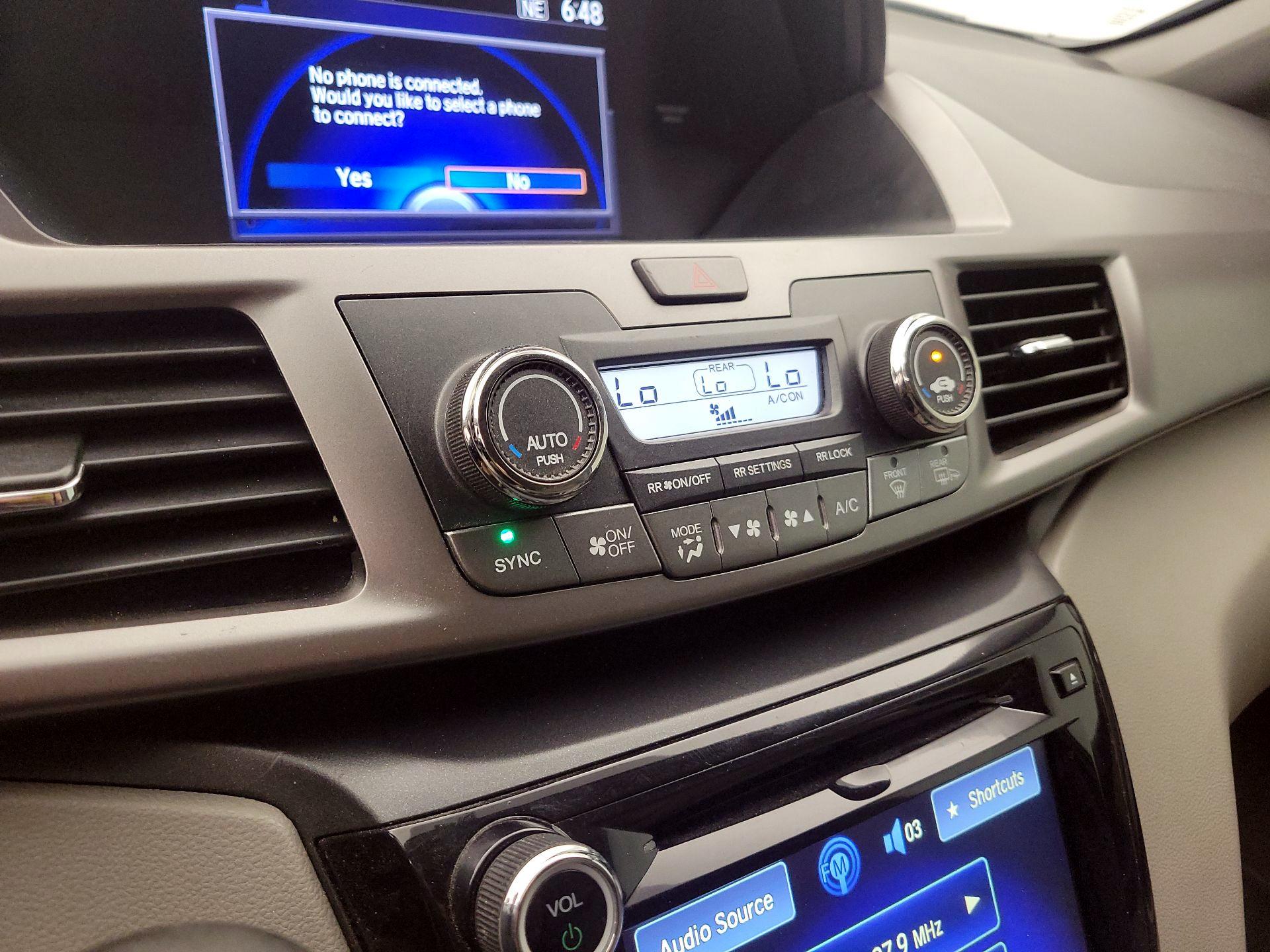 Thumbnail: 2016 Honda Odyssey - 16