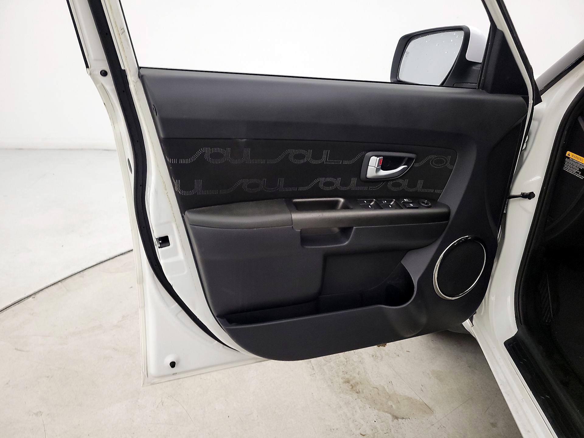 Thumbnail: 2013 Kia Soul - 12