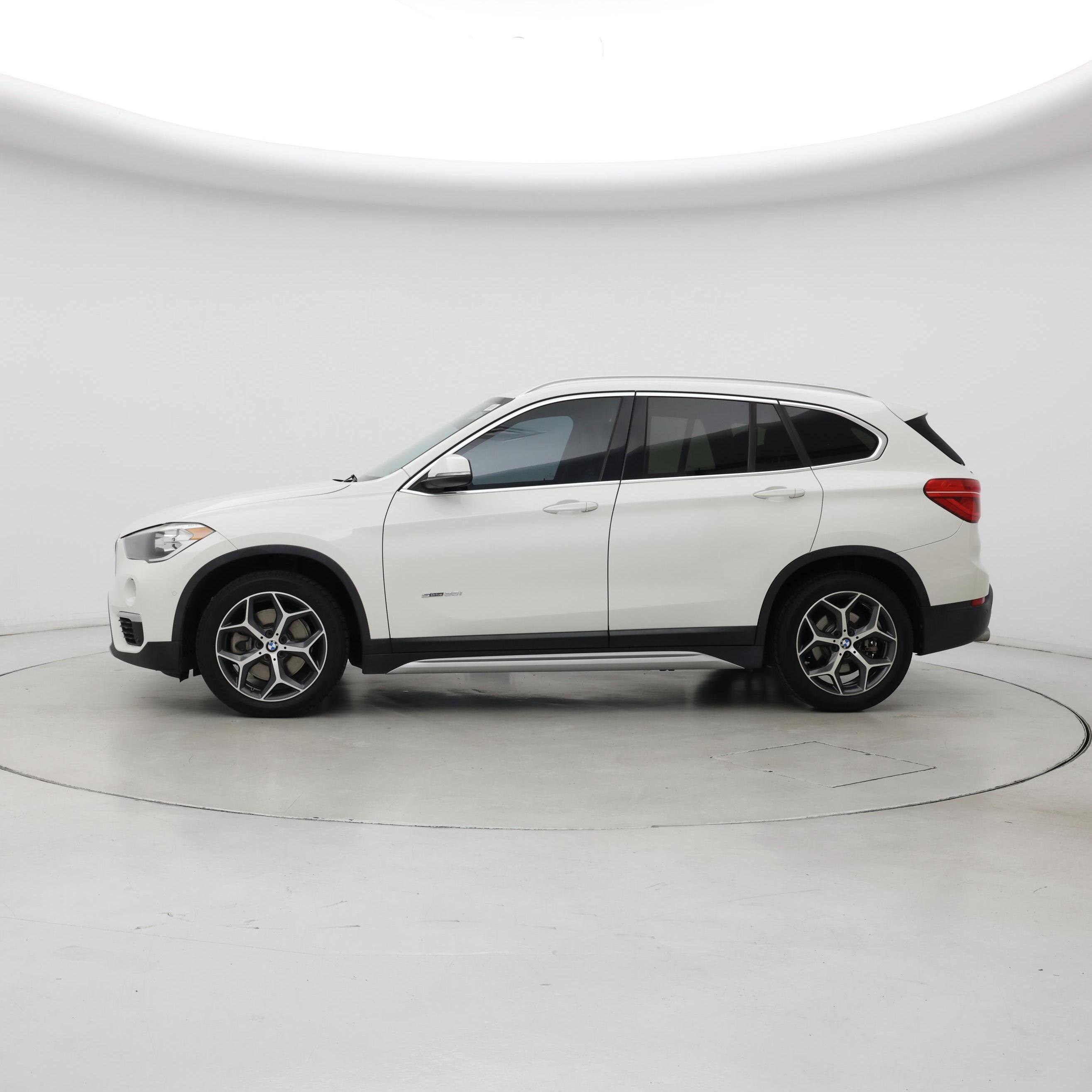 Thumbnail: 2017 BMW X1 - 3