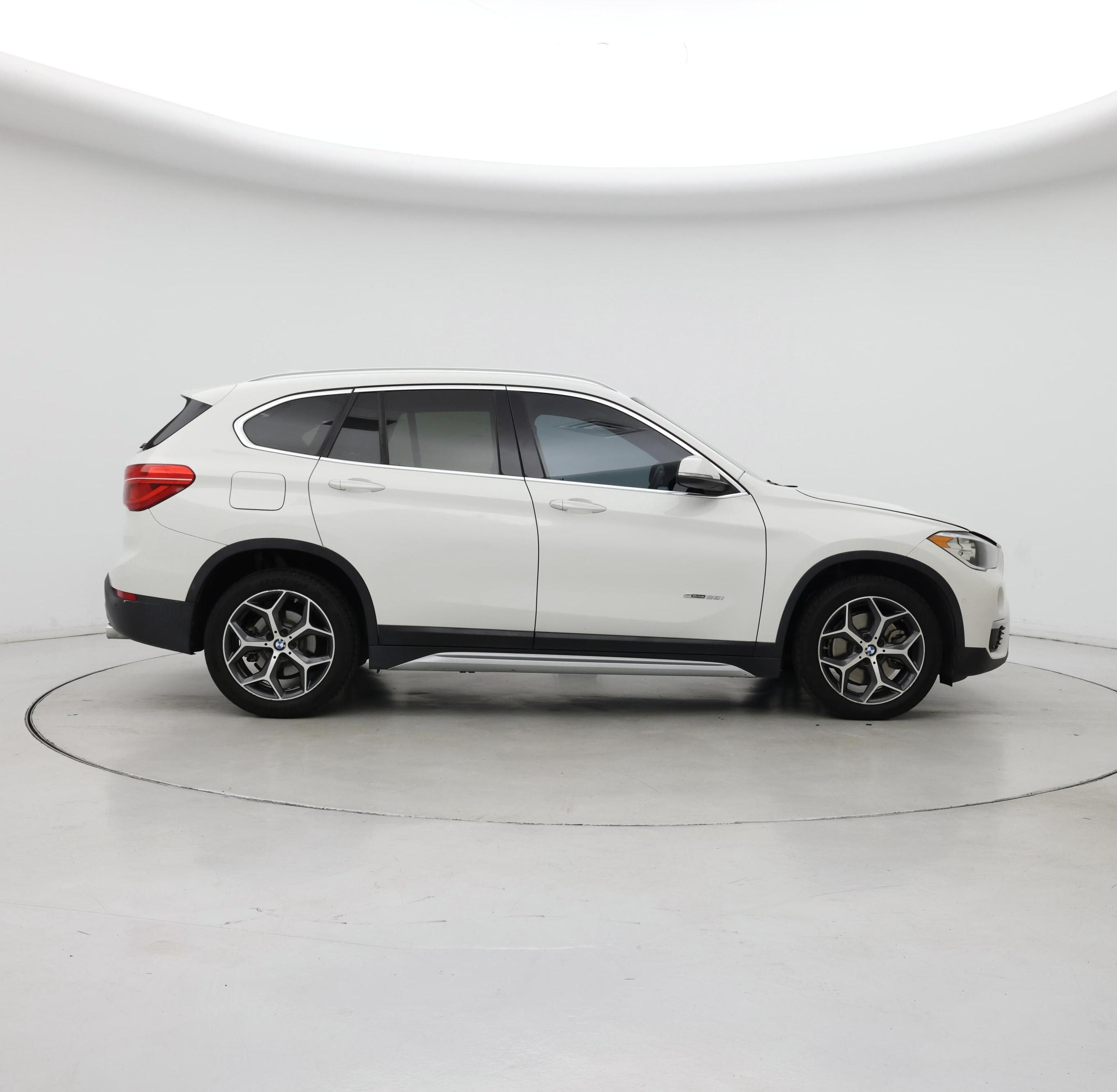 Thumbnail: 2017 BMW X1 - 7