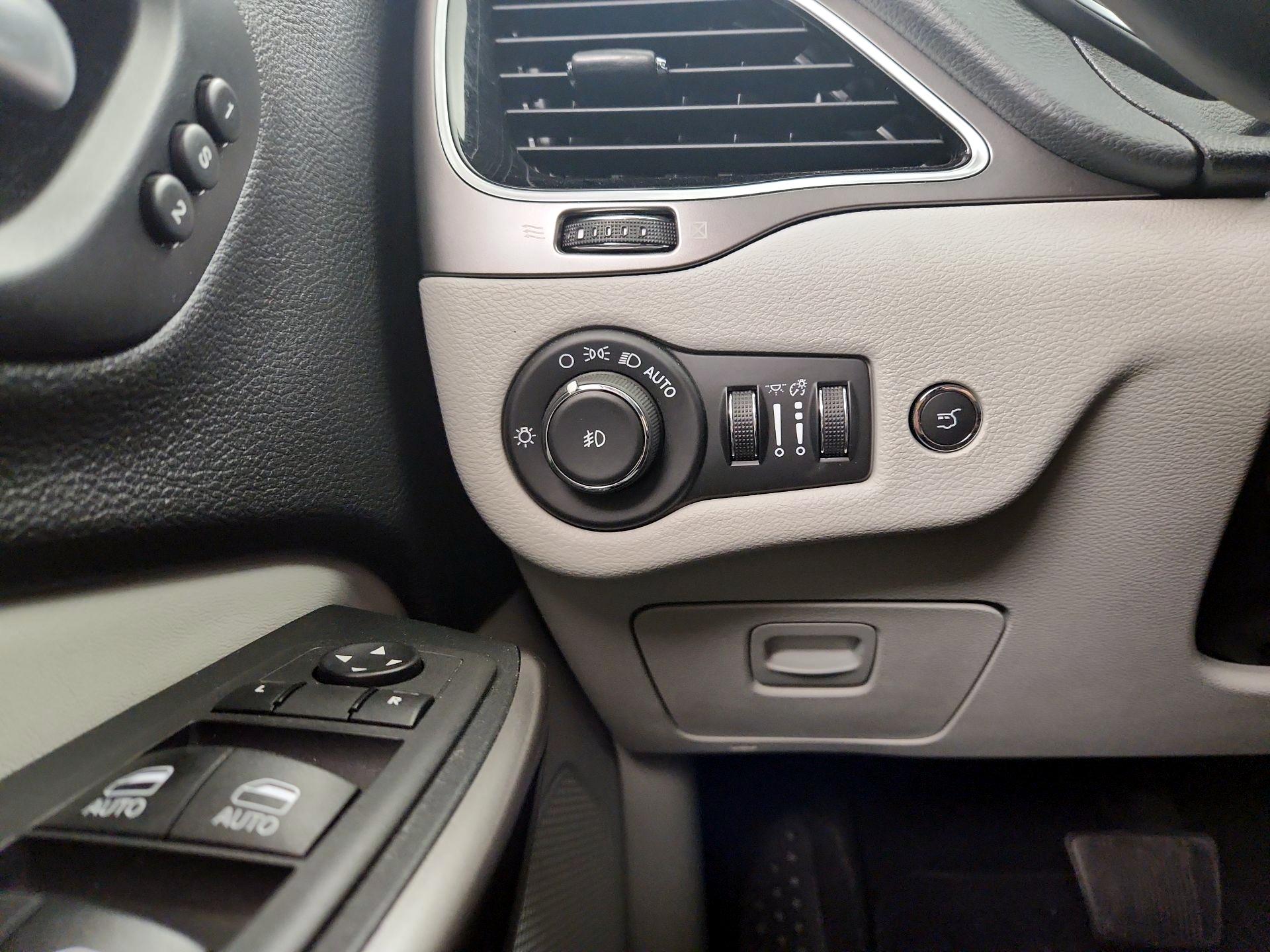 Thumbnail: 2021 Jeep Cherokee - 13