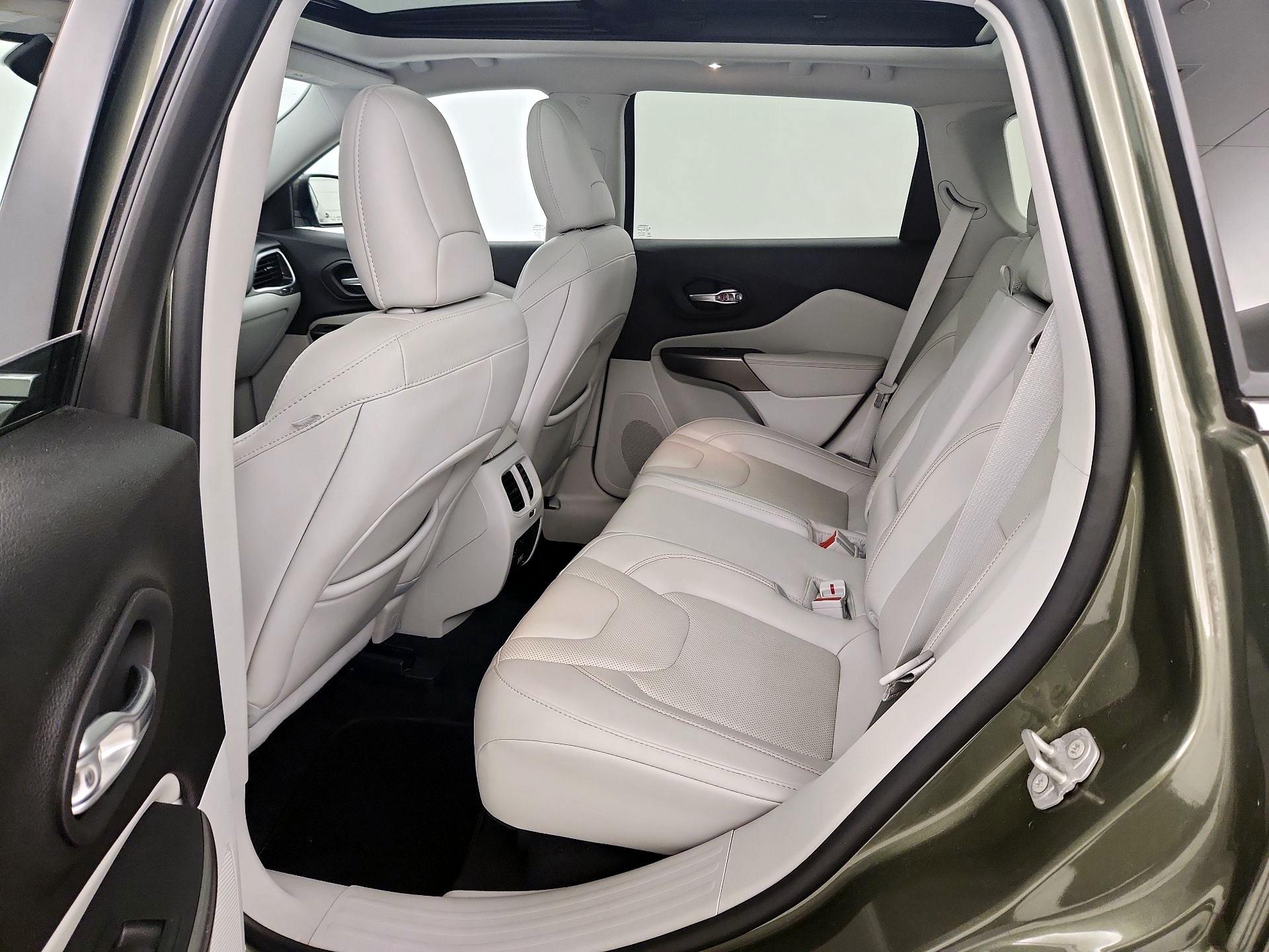 Thumbnail: 2021 Jeep Cherokee - 20