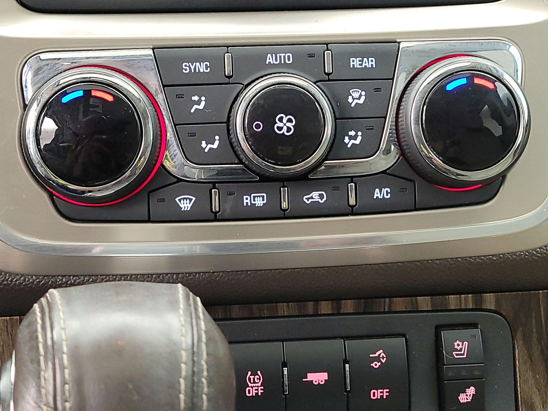 Thumbnail: 2015 GMC Acadia - 17