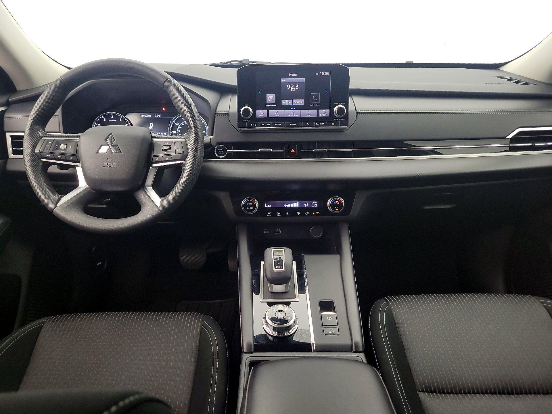 Thumbnail: 2022 Mitsubishi Outlander - 9