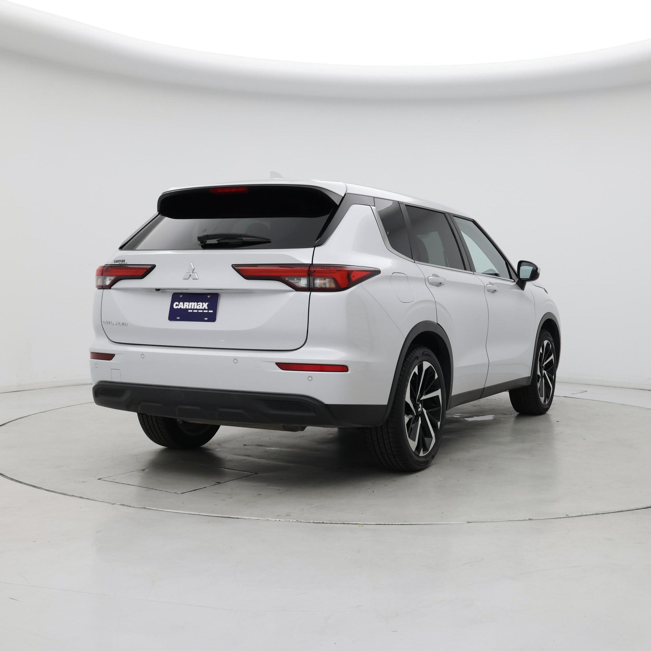 Thumbnail: 2022 Mitsubishi Outlander - 8