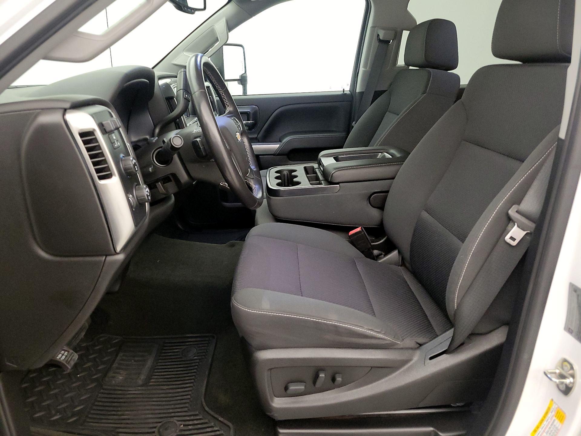Thumbnail: 2018 Chevrolet Silverado 3500 - 11