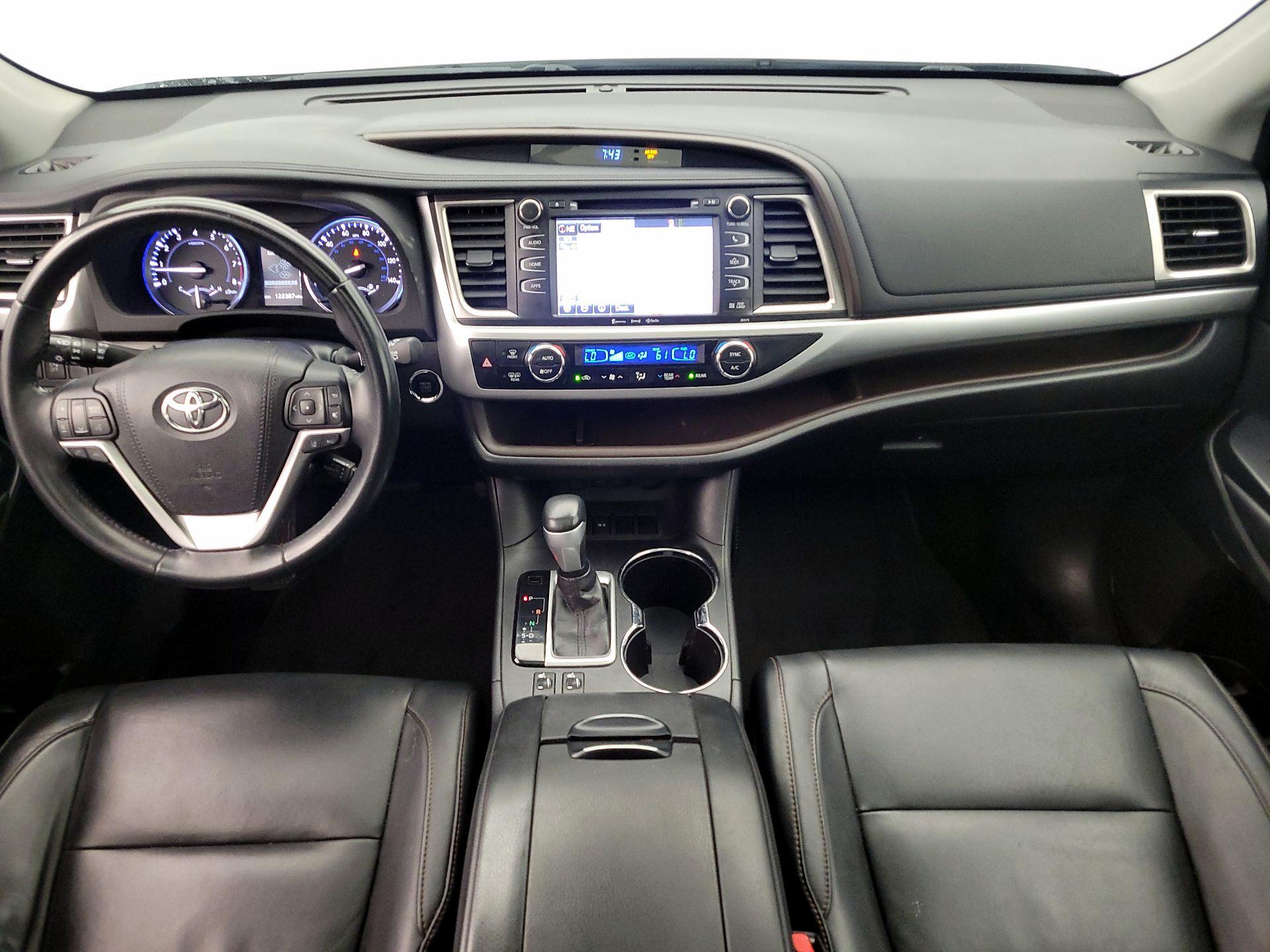 Thumbnail: 2017 Toyota Highlander - 9