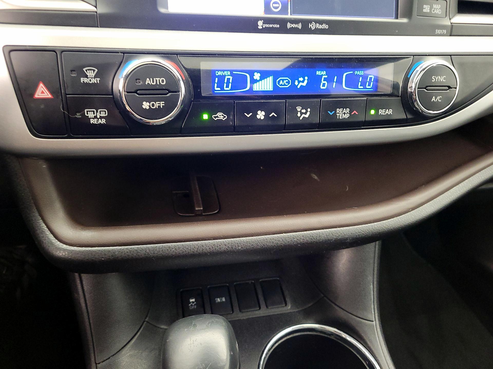 Thumbnail: 2017 Toyota Highlander - 17