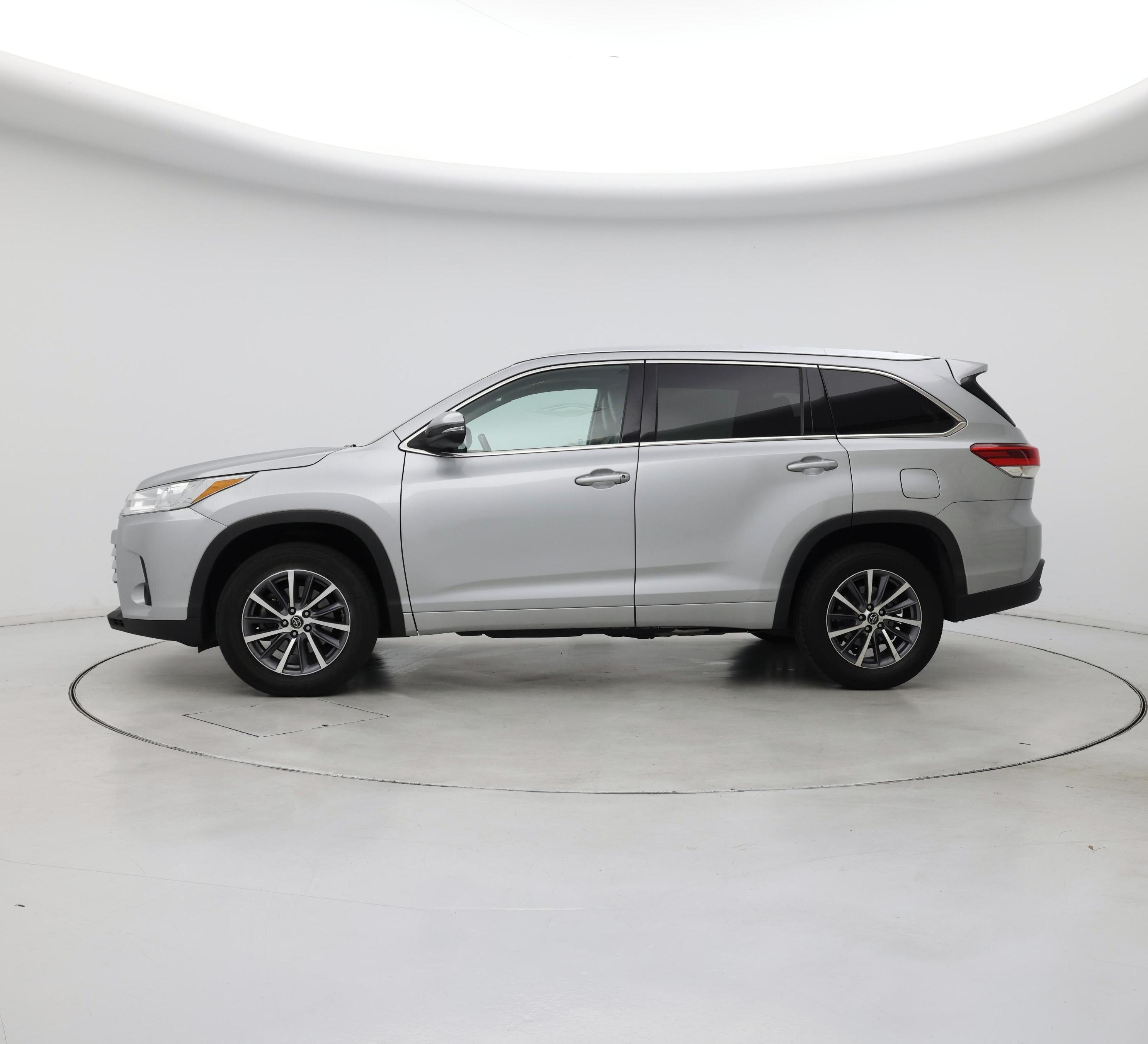 Thumbnail: 2017 Toyota Highlander - 3