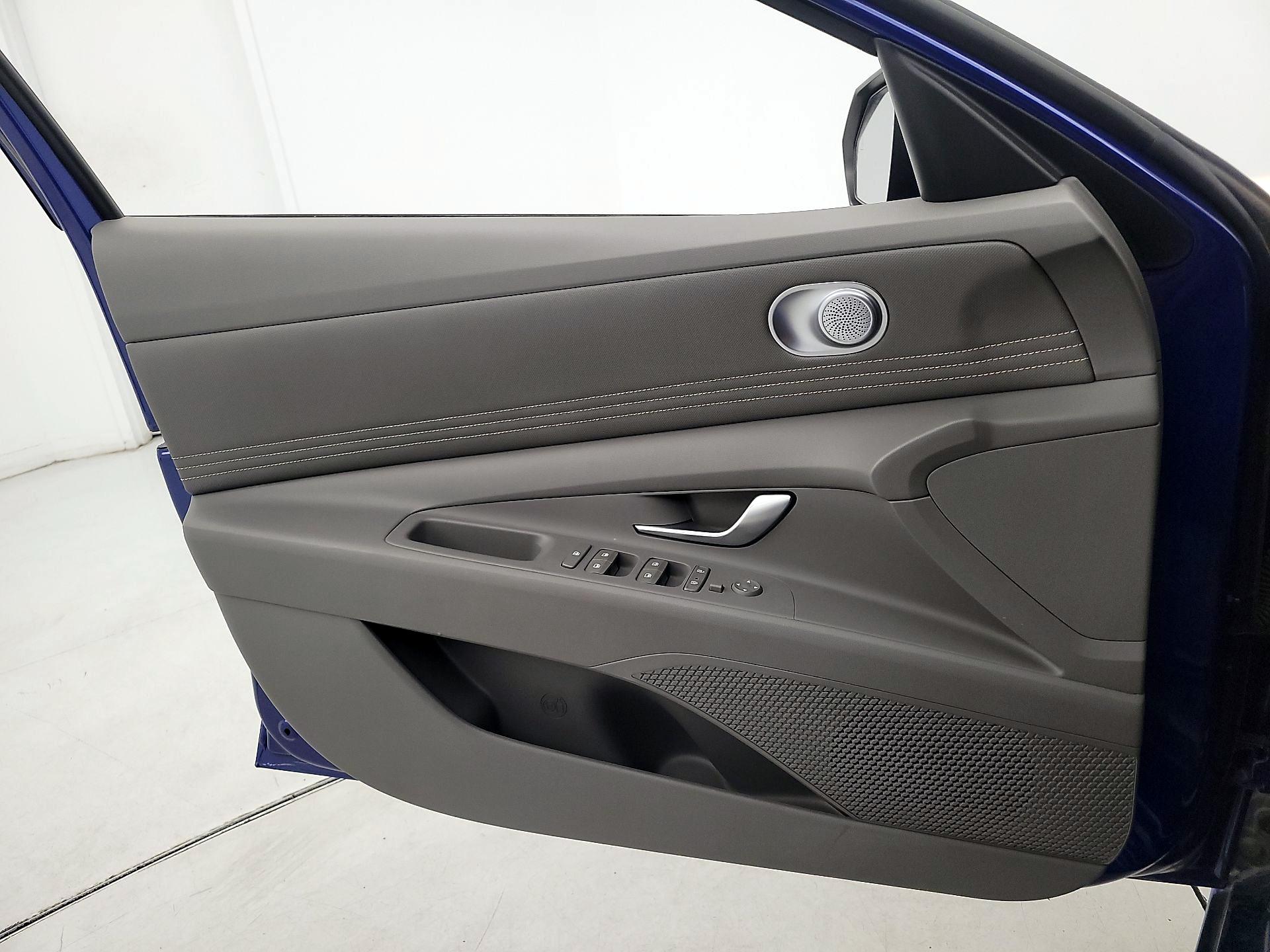 Thumbnail: 2021 Hyundai Elantra - 12